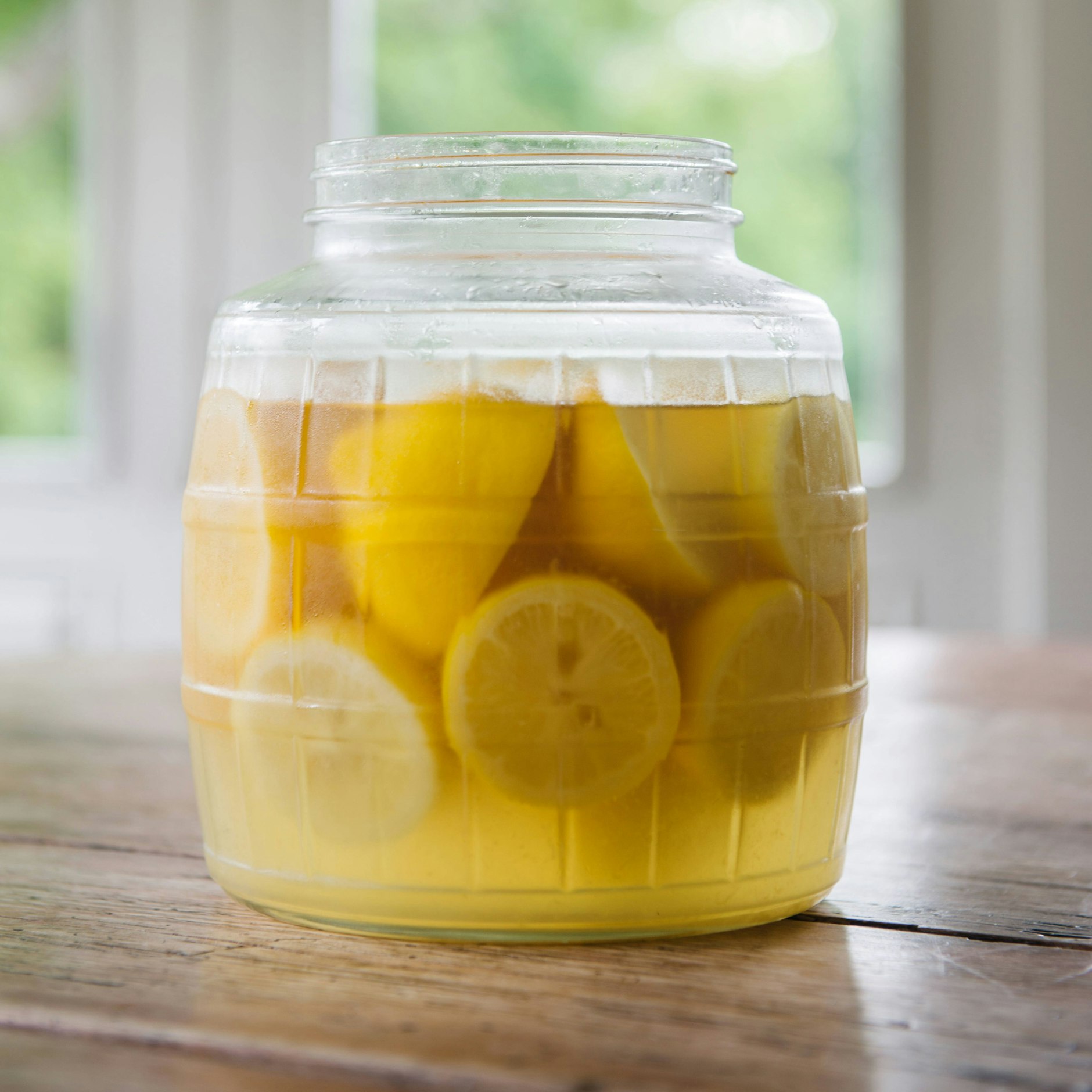 Der Kilokick mit Zitrone wird jeden Morgen direkt nach dem Aufstehen getrunken.