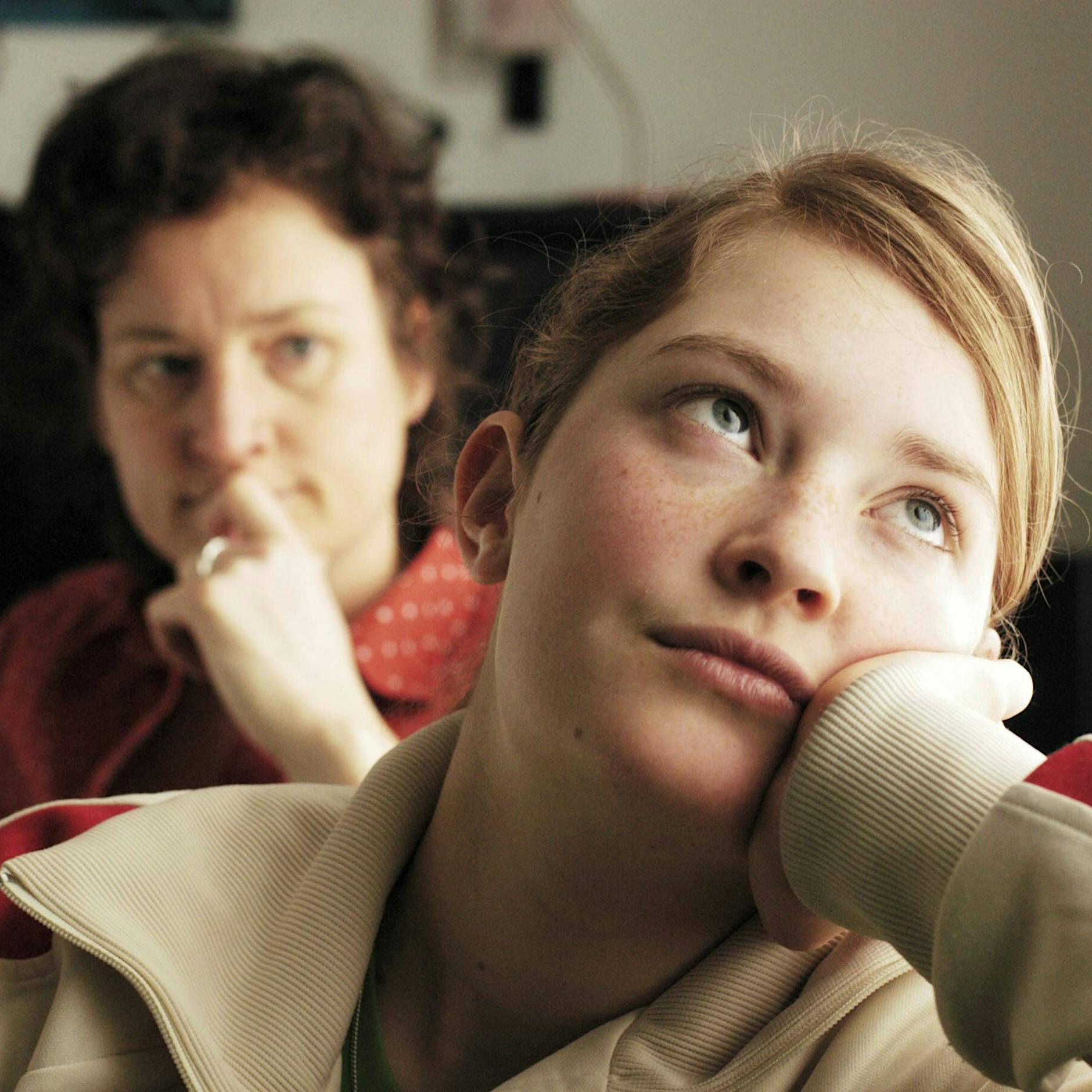 Alles doof! Warum die Lebenszufriedenheit Jugendlicher steil abfällt