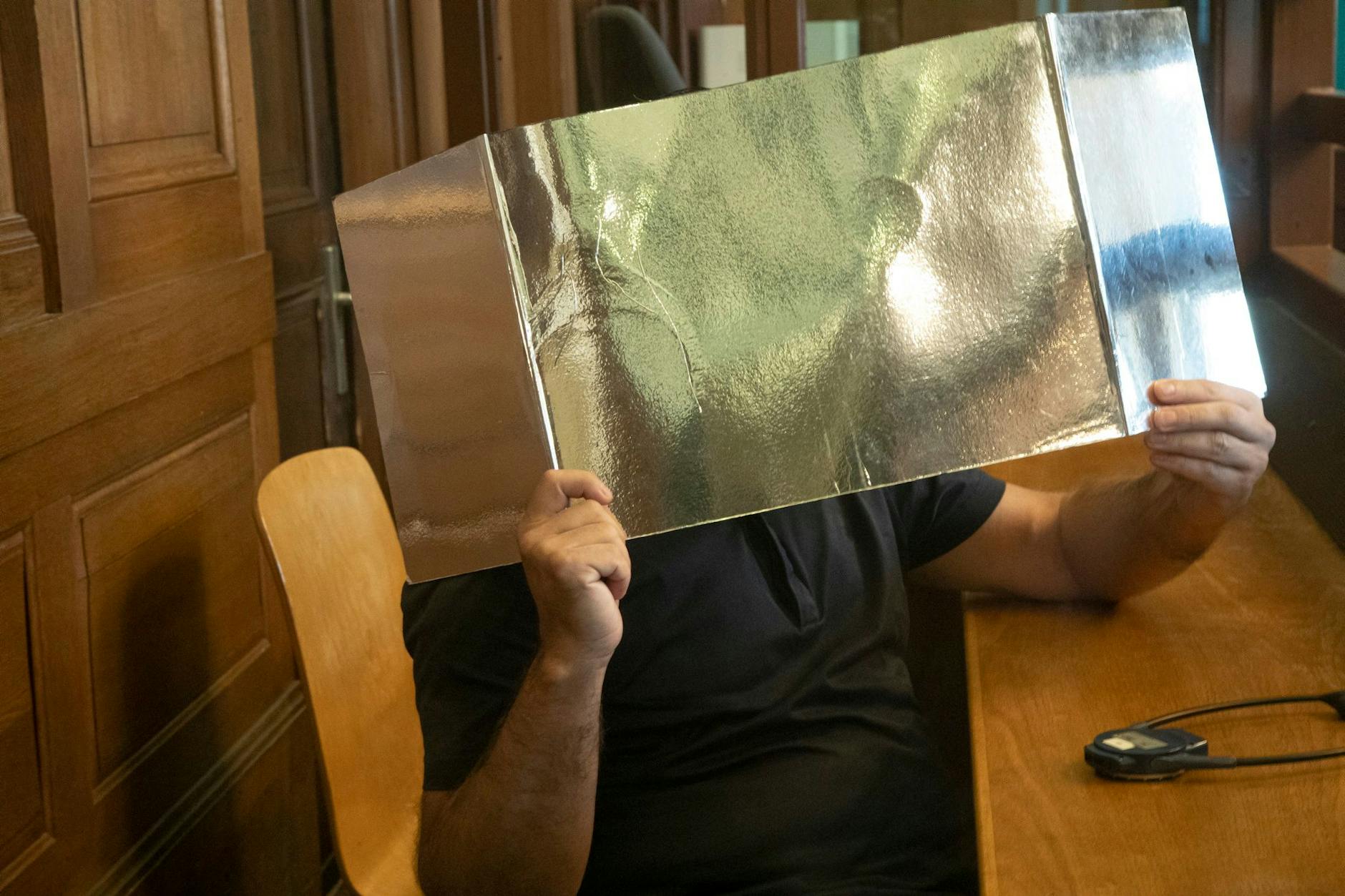 Kemal C. bestreitet den Betrug mit Corona-Testzentren.