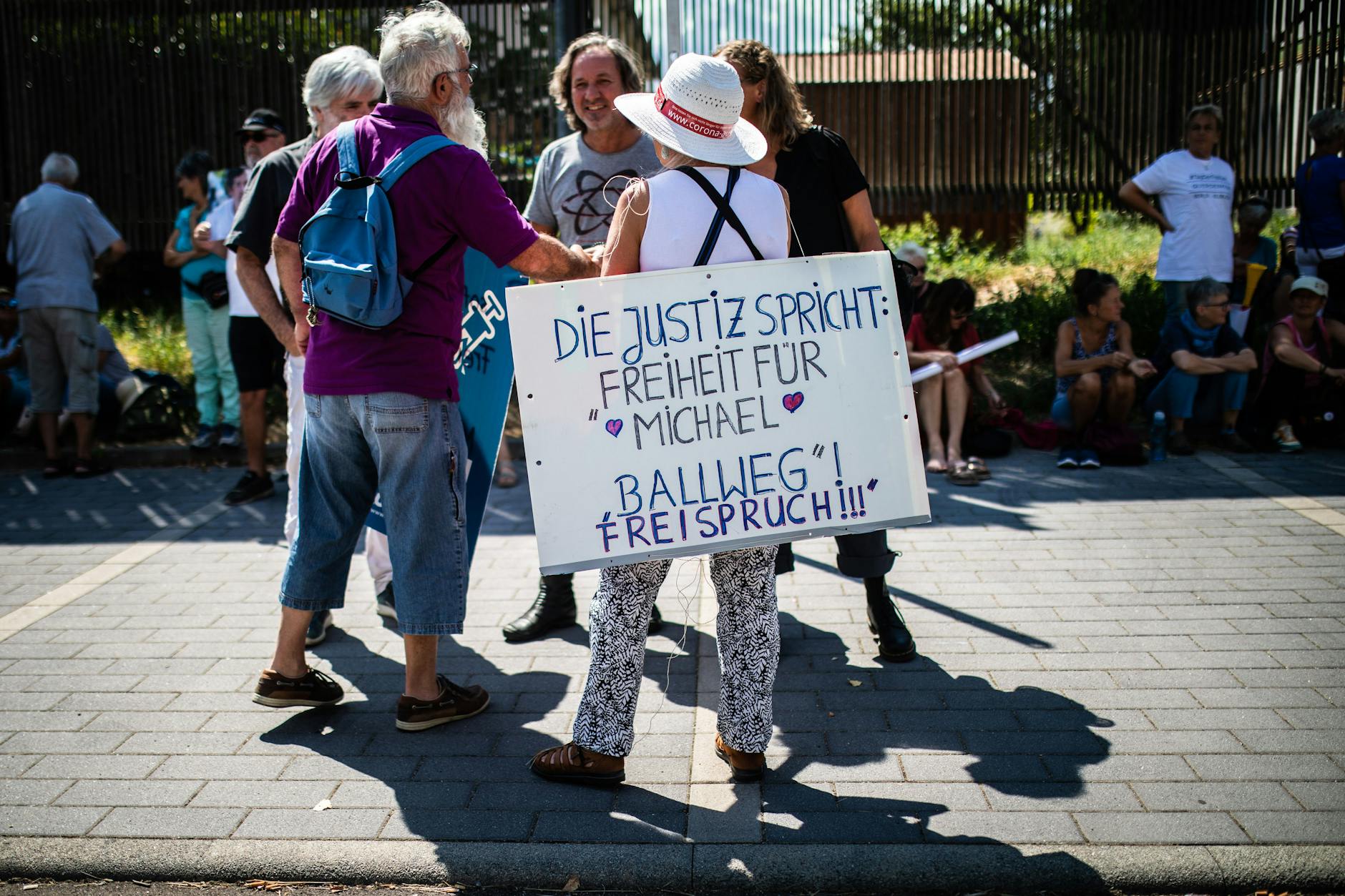 Teilnehmer auf der Demonstration in Stuttgart.