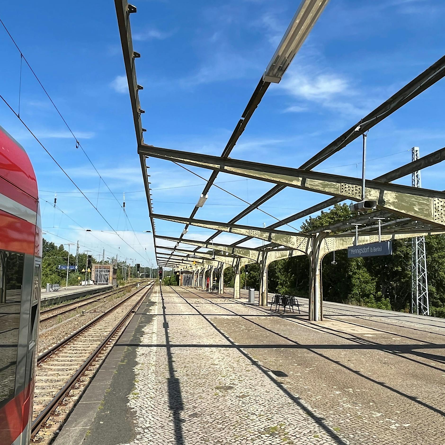 „Ein Desaster“: Warum Pendler jetzt noch öfter in Hennigsdorf stranden