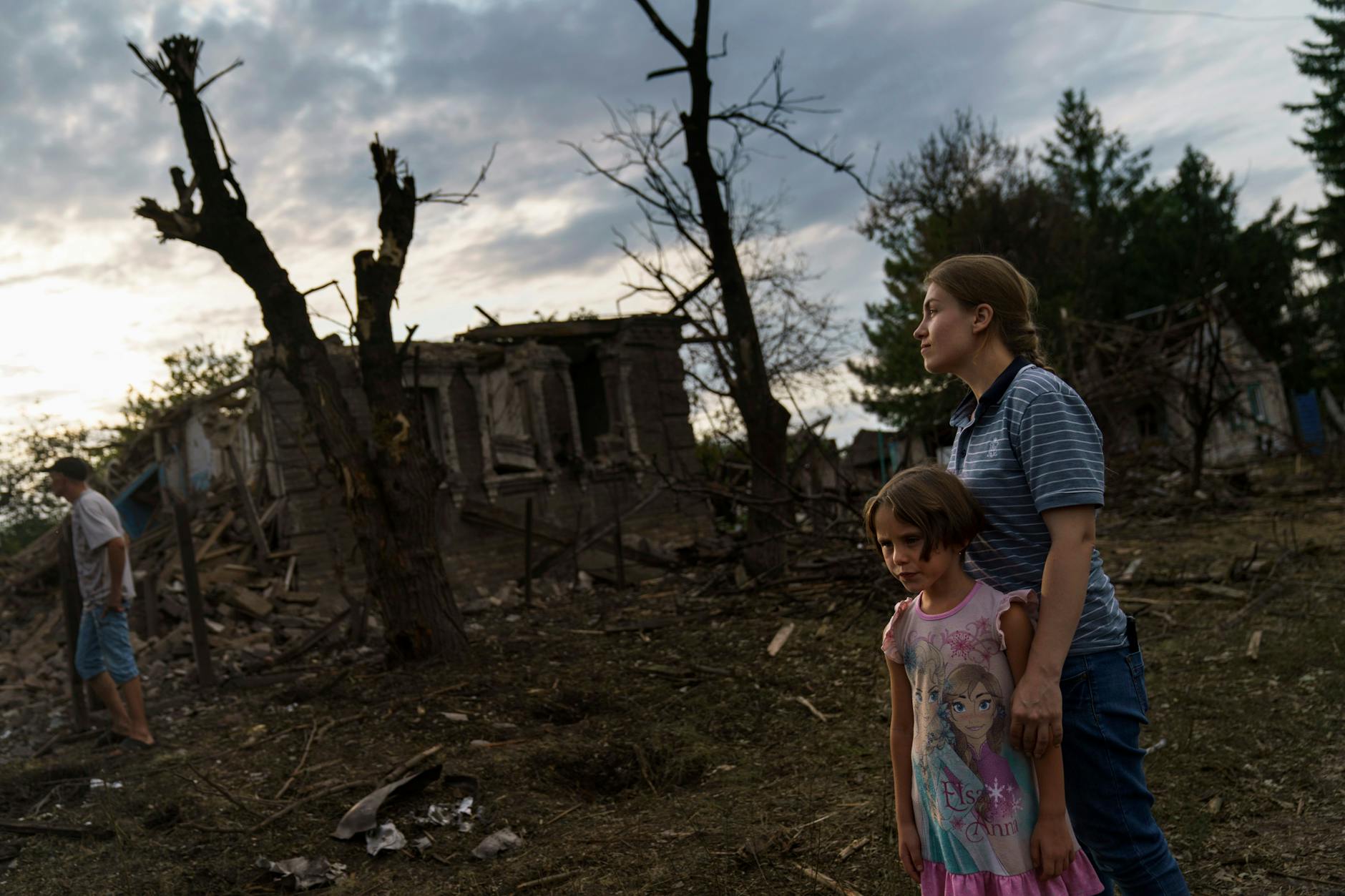 Es ist ein Bild der Zerstörung und der Verzweiflung, das sich dem Fotografen am 16. August im ostukrainischen Kramatorsk bietet.