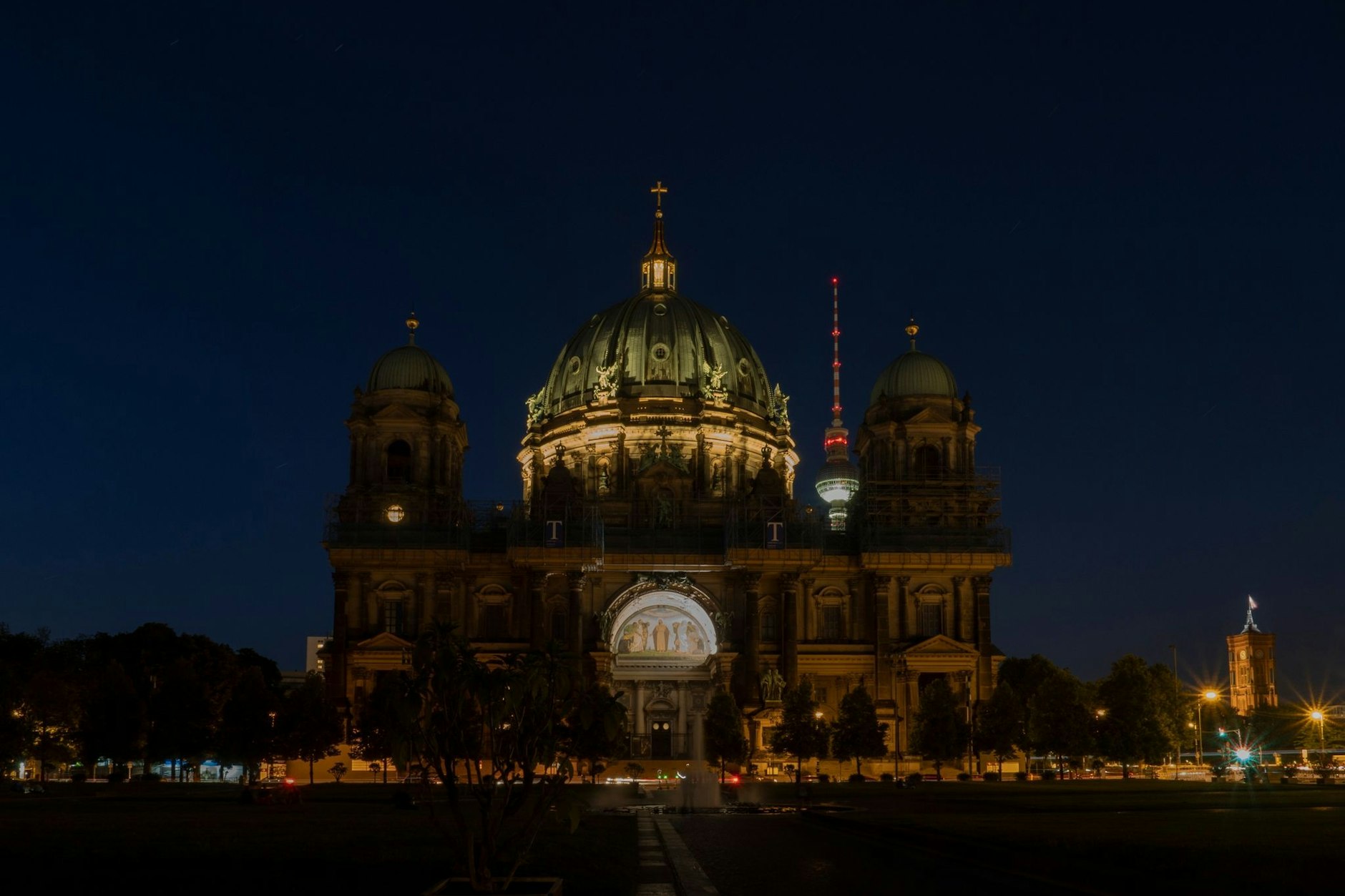 Der Berliner Dom wird nicht mehr angestrahlt, um Energie zu sparen.