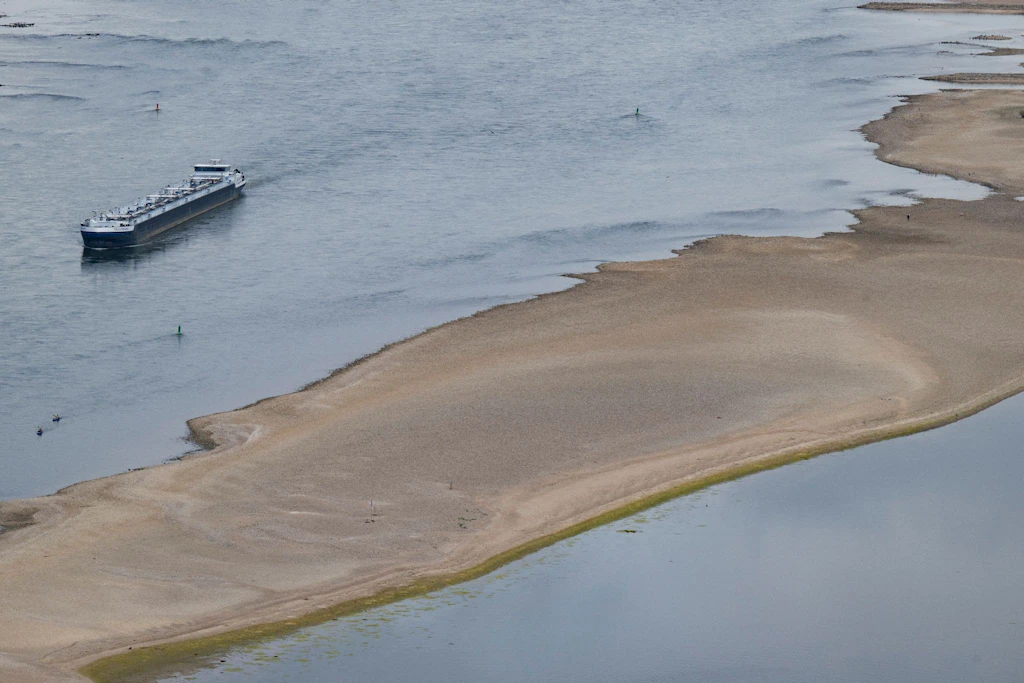 Rhein: Pegelstand im Minus
