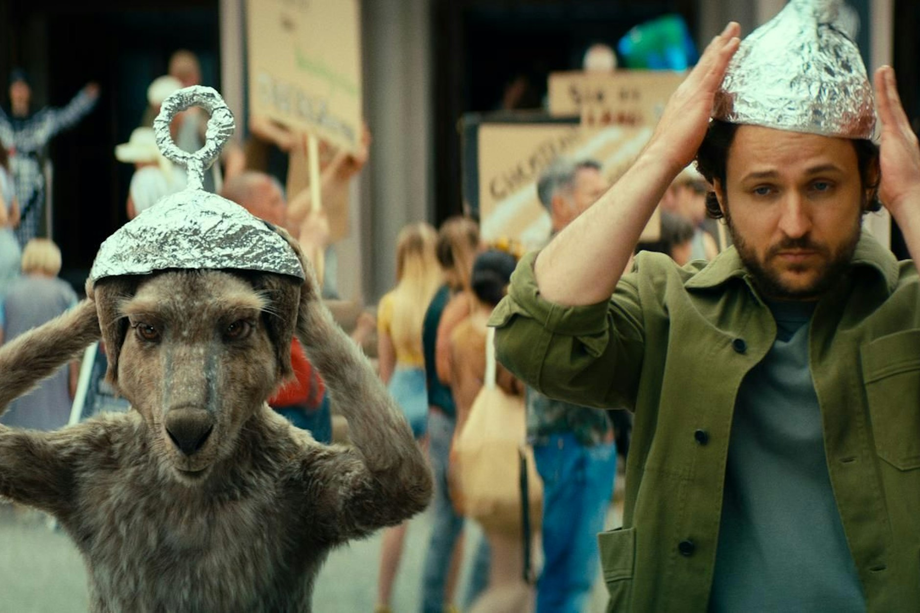 Marc-Uwe und das Känguru bestreiten ihr zweites gemeinsames Kino-Abenteuer.