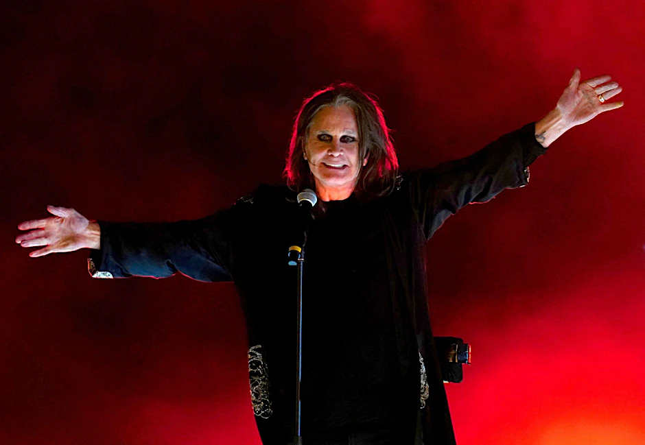 Rockstar Ozzy Osbourne bei der  Abschlusszeremonie der Commonwealth Games in Birmingham.  