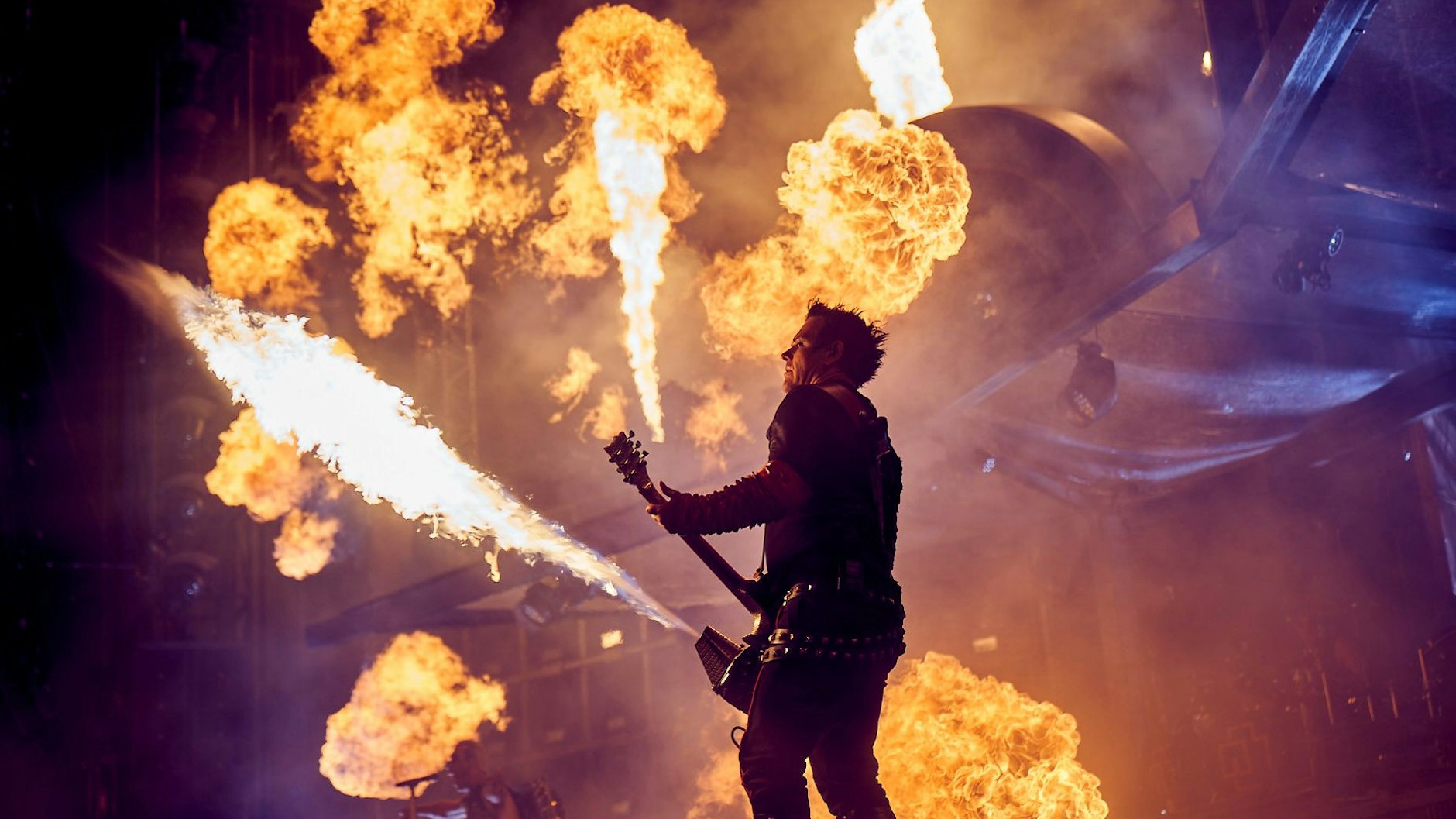 Gitarrist Richard Kruspe beim Konzert von Rammstein im belgischen Ostende.