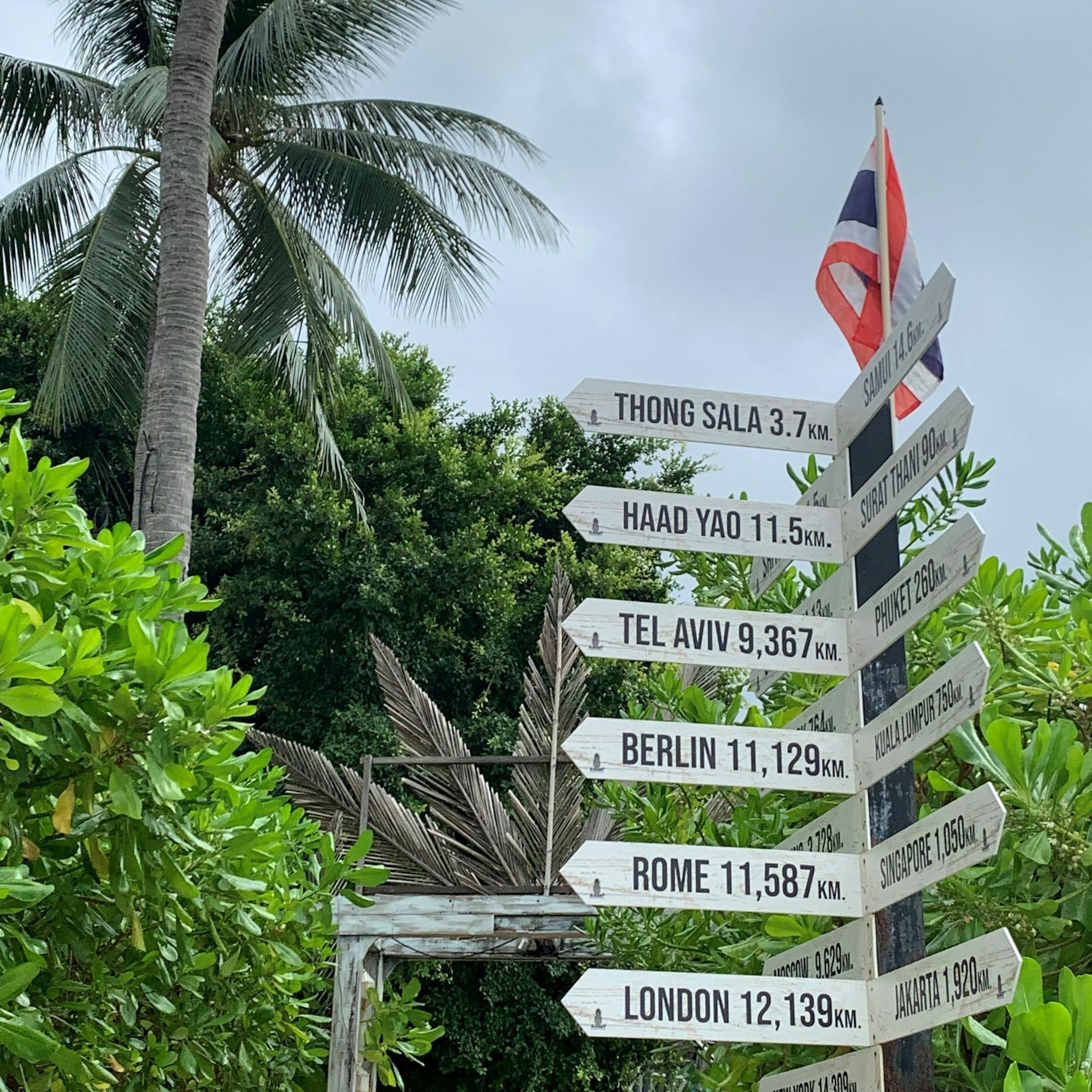 Von der thailändischen Insel sind es 11.129 Kilometer nach Berlin.