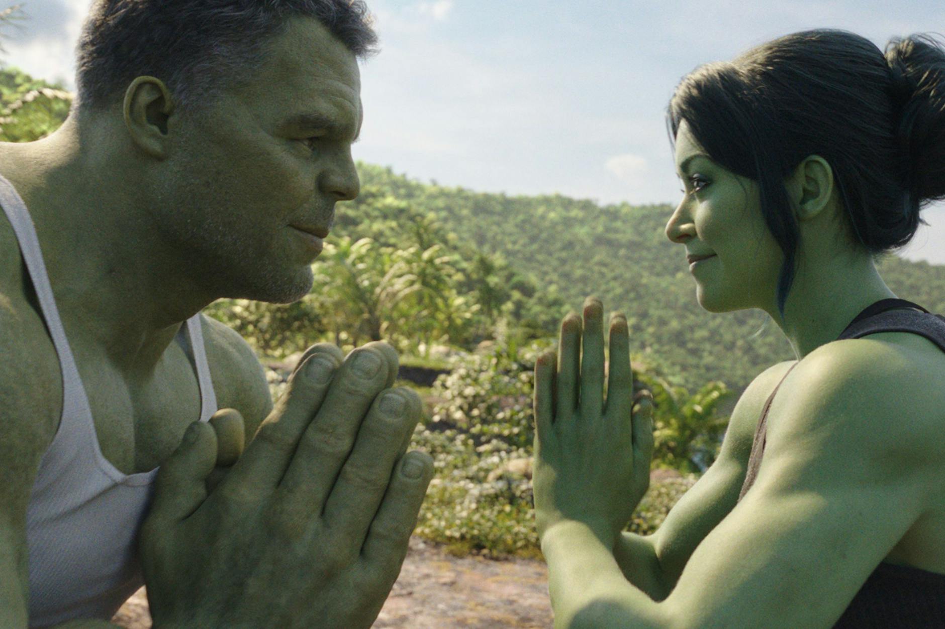 Zwei Hulks in einer Familie, gespielt von Mark Ruffalo und Tatiana Maslany.