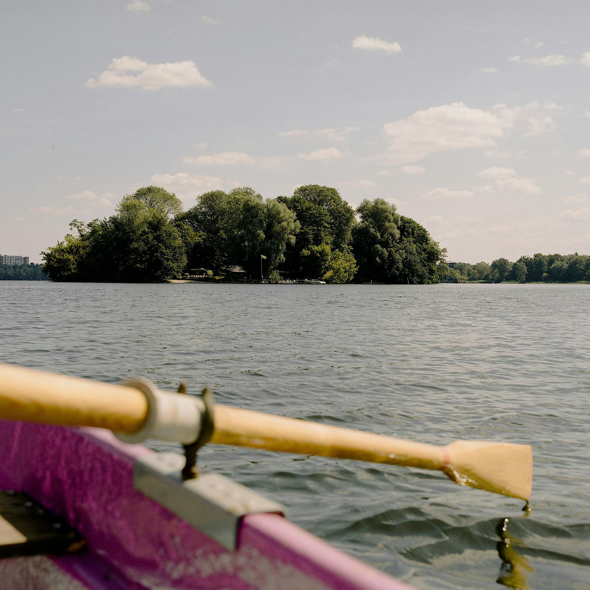 Berlin zu Wasser: Alleine mit einer Ziege auf der Liebesinsel