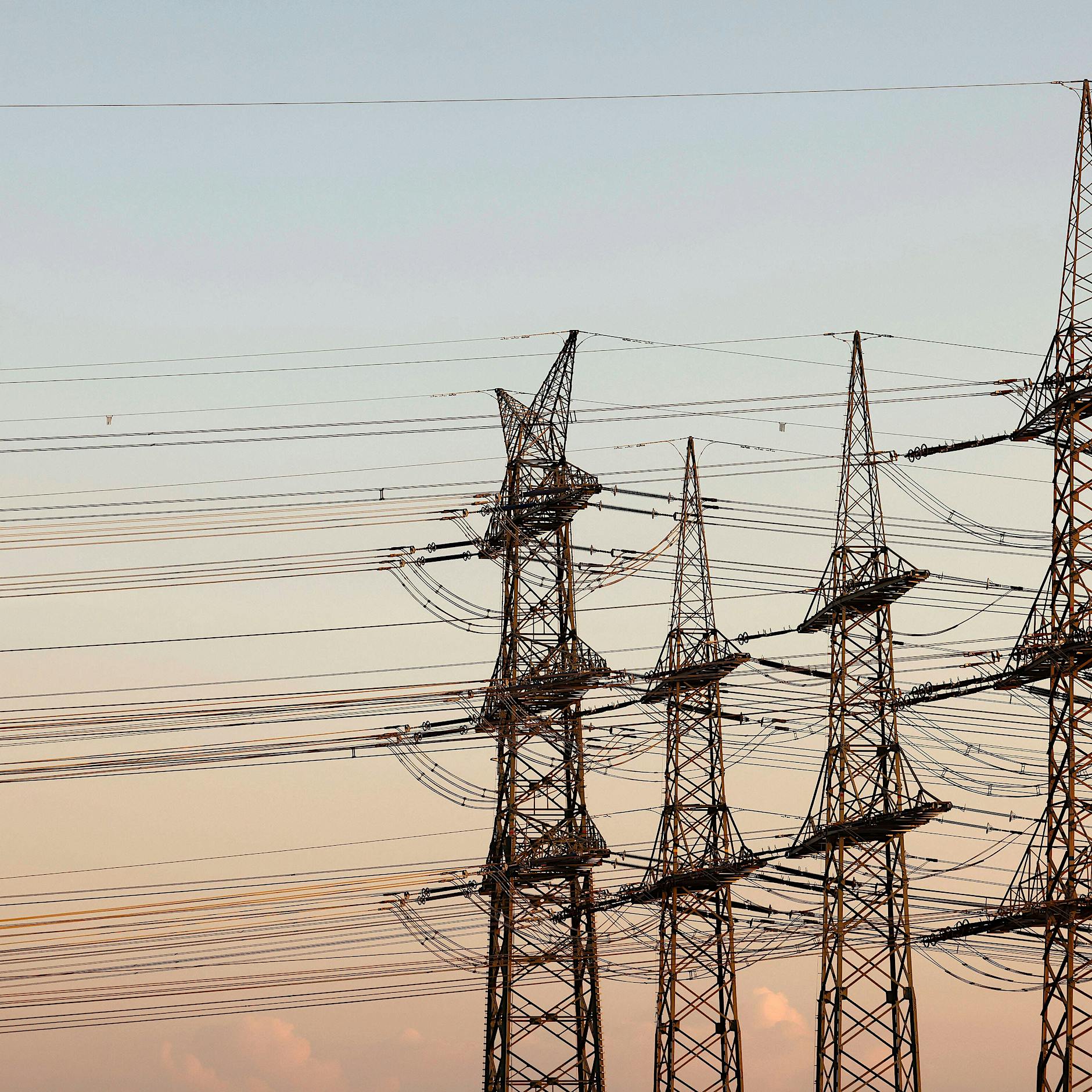 Kraftwerke produzierten im Juli deutlich mehr Strom aus Gas als 2021