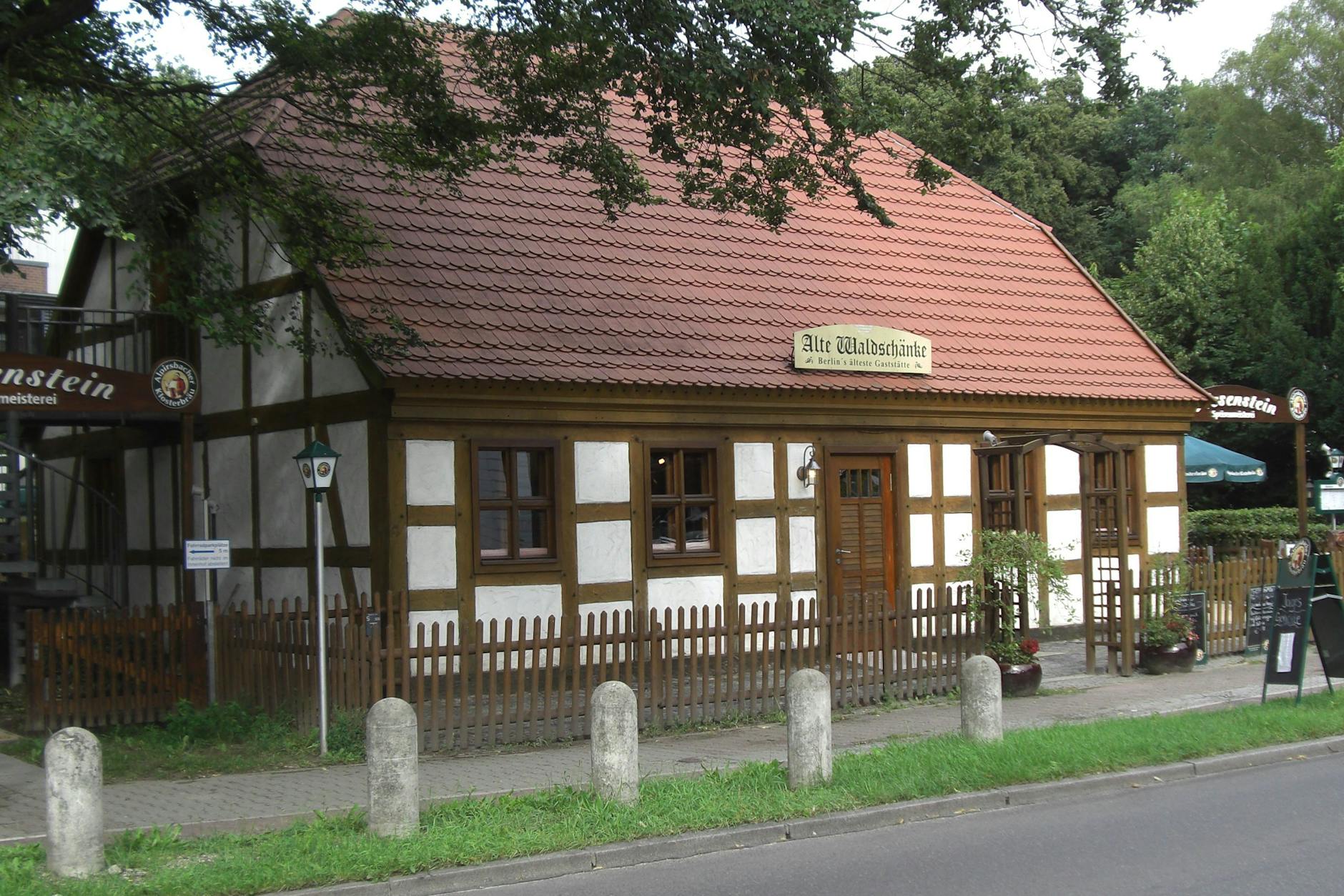 Die Alte Waldschänke will ebenfalls Berlins älteste Gaststätte sein.