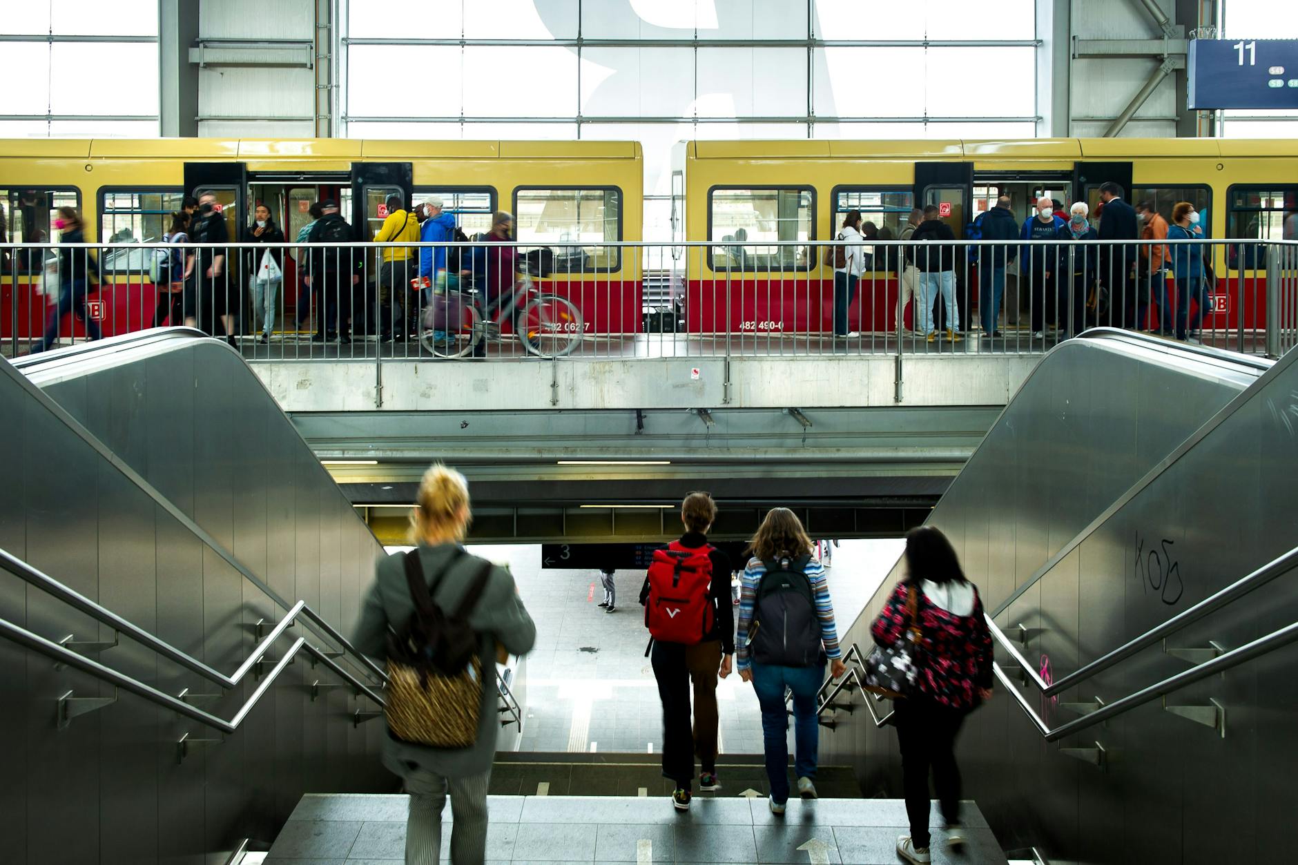 Der Bahnhof Ostkreuz soll geräumt werden.