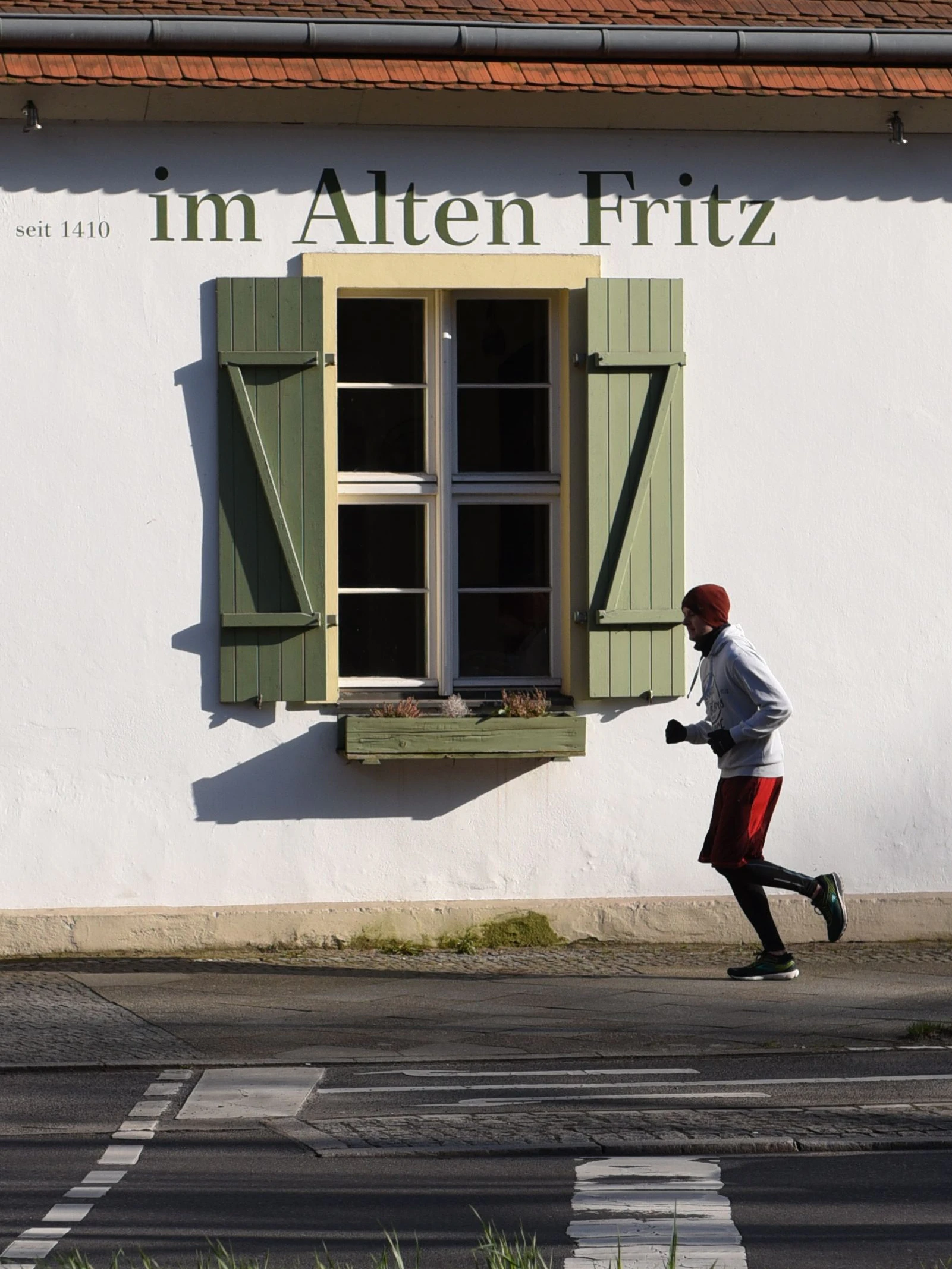 Wurde bereits 1410 namentlich erwähnt, hieß damals nicht „Im Alten Fritz“, sondern „Neuer Krug“.