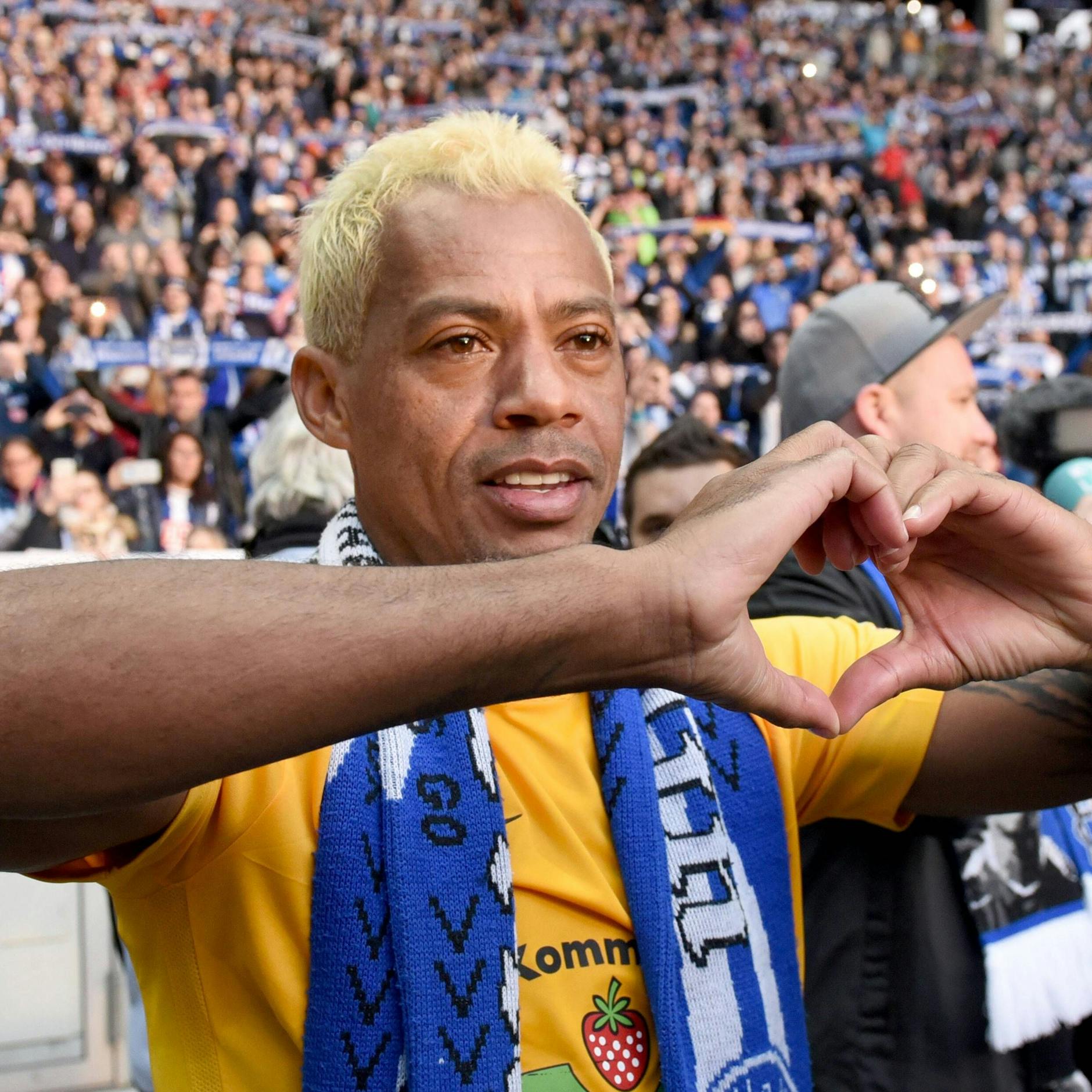 Marcelinho bei seinem Karriere-Abschiedsspiel im März 2017 im Olympiastadion. Auch mit 42 Jahre färbte er sich die Haare noch blond.