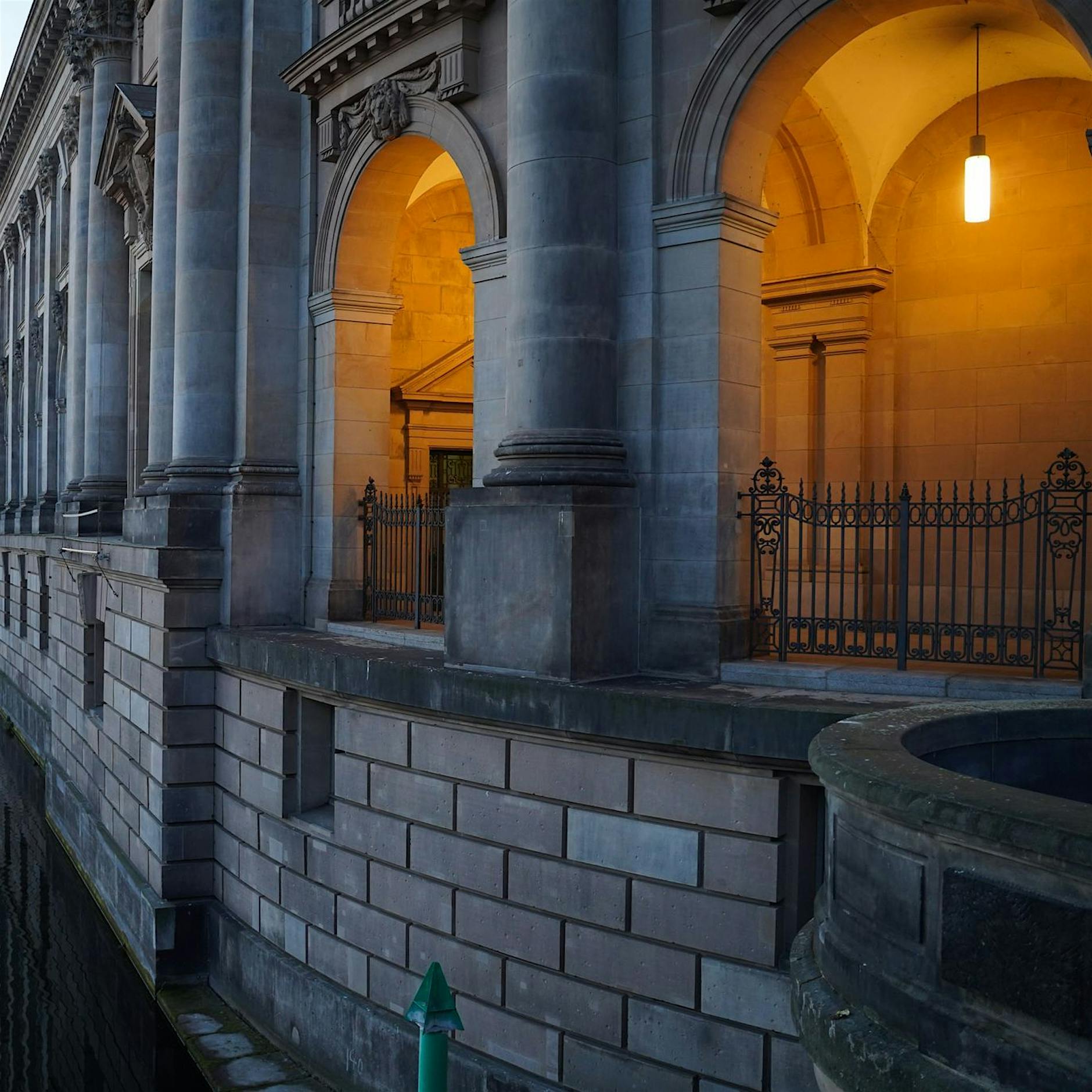 Kaltes Wasser und Licht aus: Berlin will Energie sparen