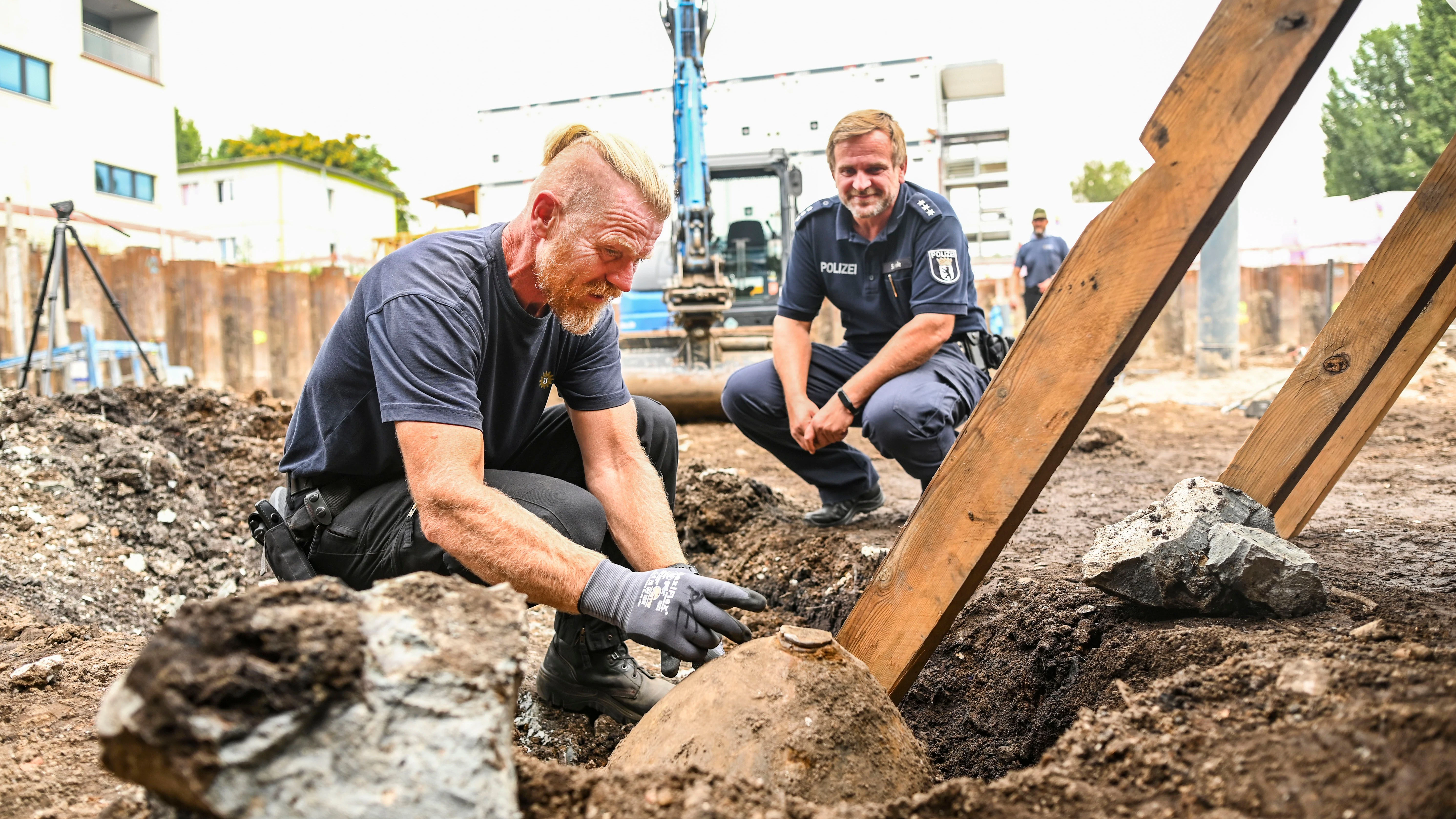 Die Experten der Berliner Polizei müssen in der Hauptstadt regelmäßig Bomben entschärfen.
