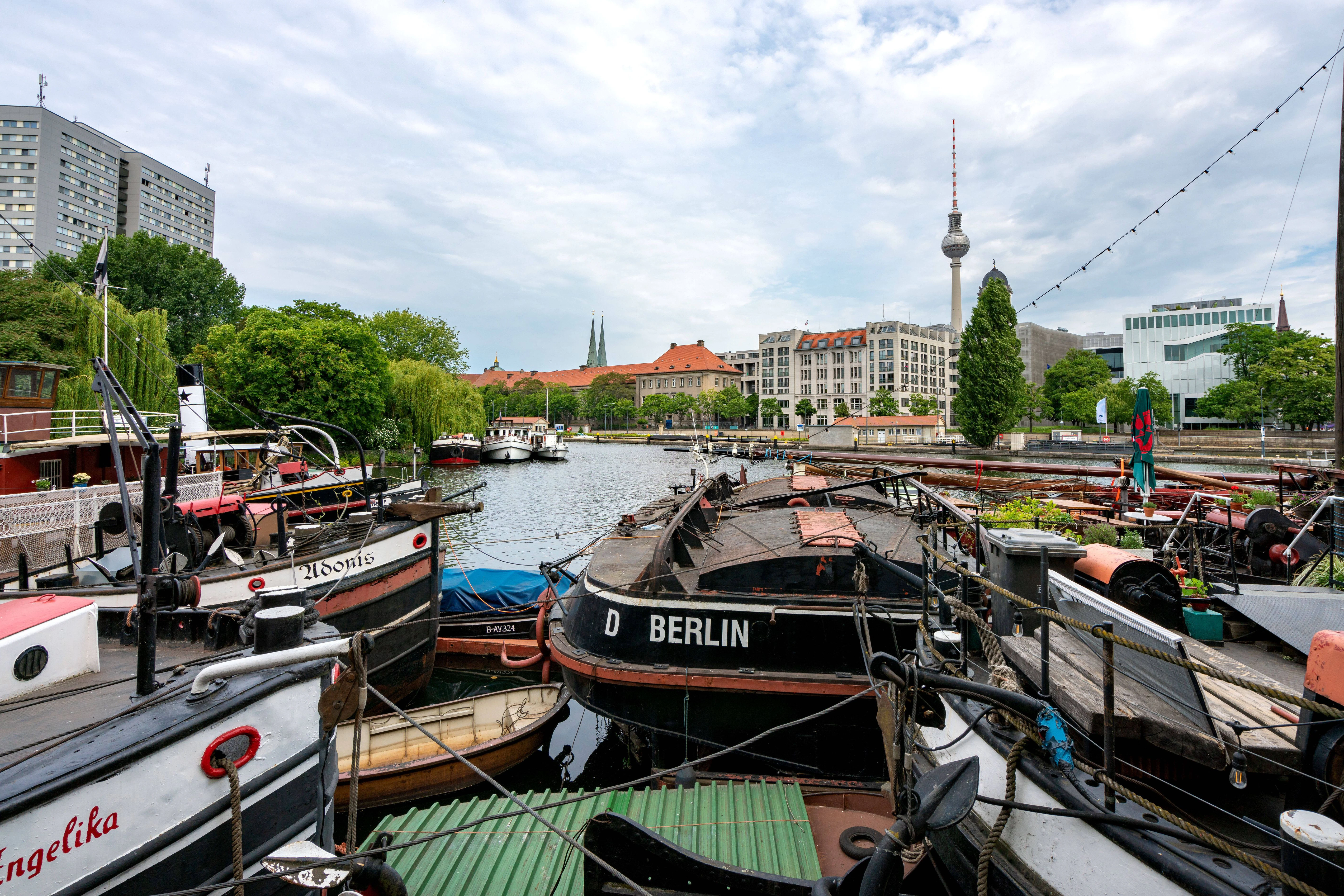 Natascha Ochsenknechts Lieblingsort in Berlin: der Historische Hafen an der Fischerinsel in Mitte.