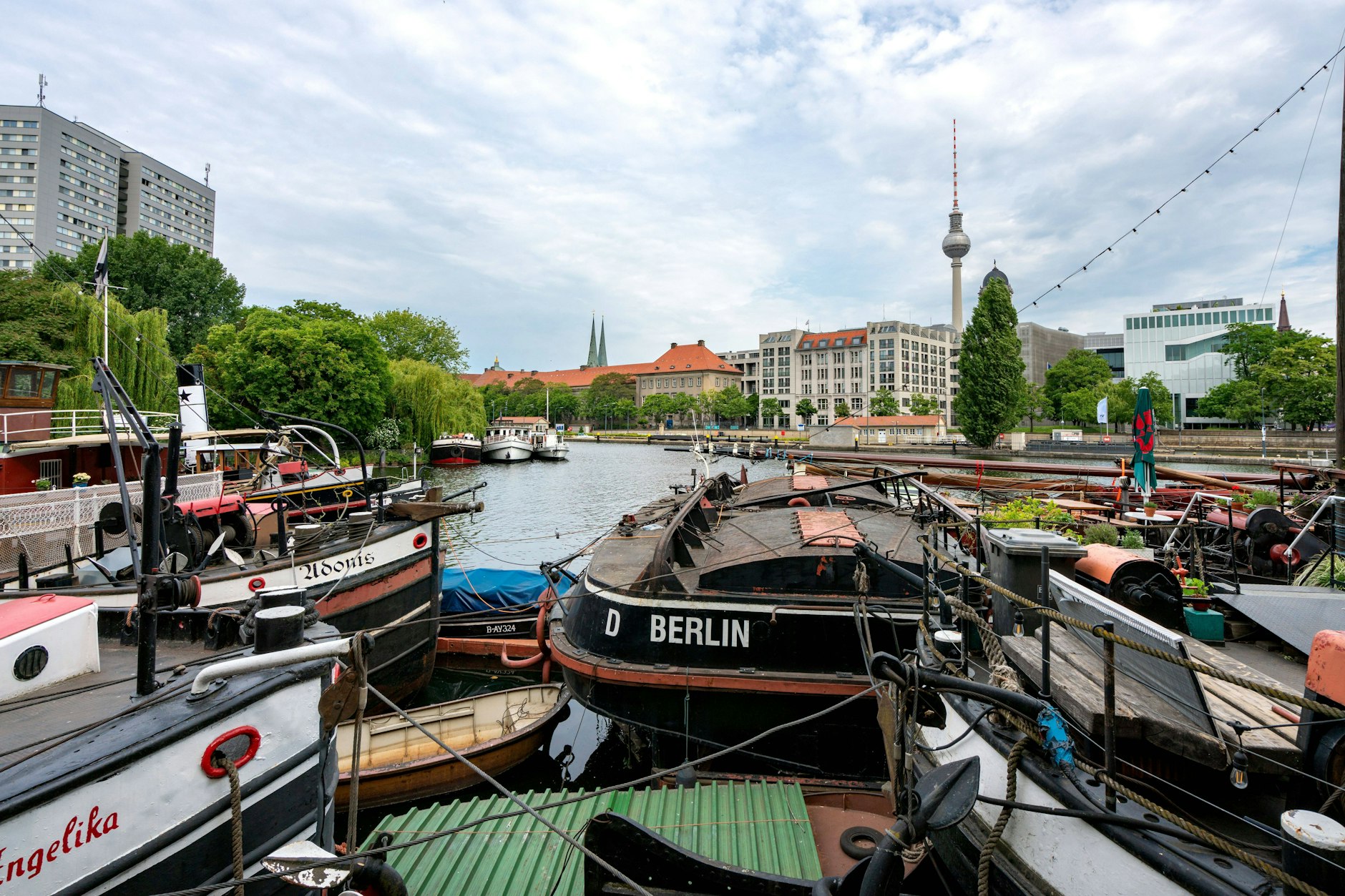 Natascha Ochsenknechts Lieblingsort in Berlin: der Historische Hafen an der Fischerinsel in Mitte.