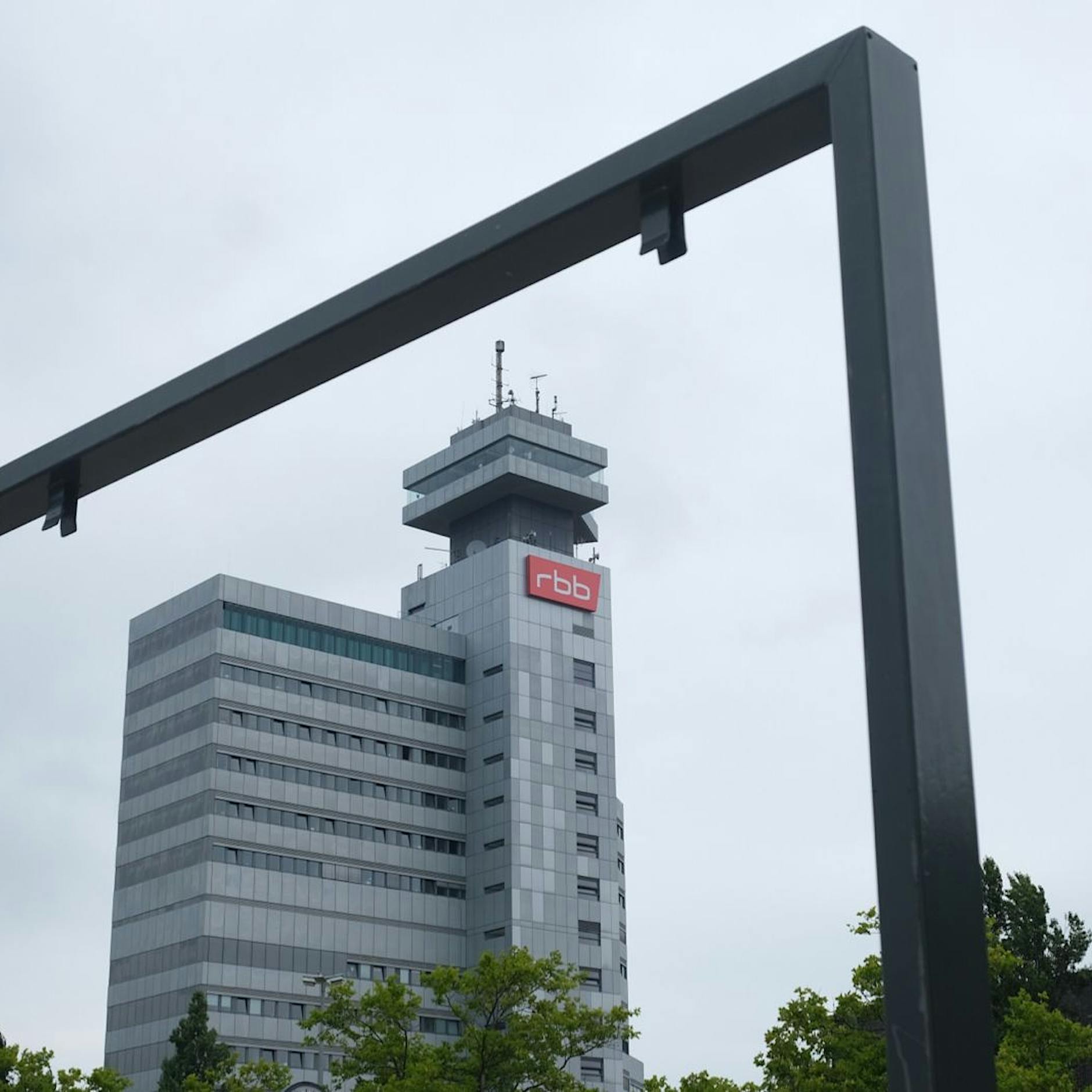 Der RBB muss Medienmanager 700.000 Euro zahlen: quasi ohne Leistung