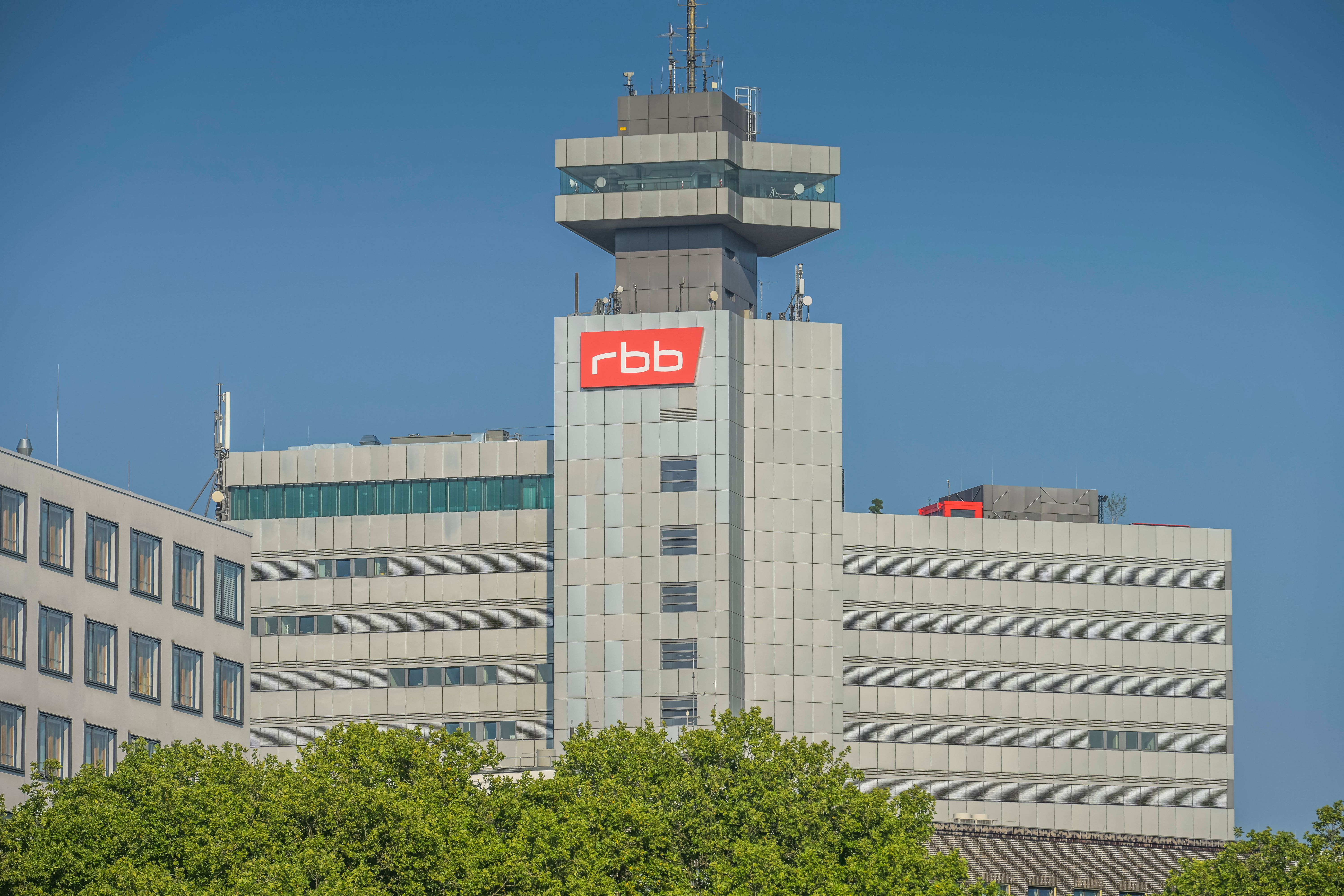 RBB-Affäre: Mehrere ausgeschiedene Mitarbeiter kassieren angeblich weiter Gehalt