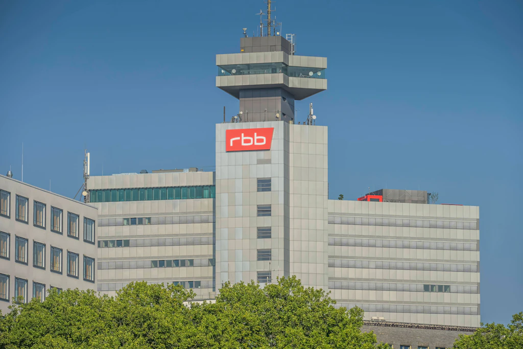 RBB-Affäre: Mehrere ausgeschiedene Mitarbeiter kassieren angeblich weiter Gehalt