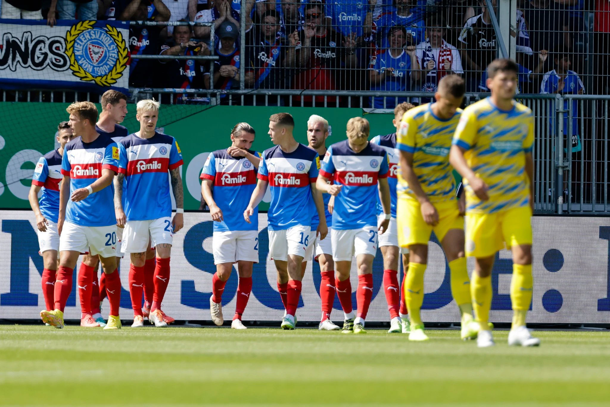 Holstein Kiel sicherte sich daheim drei Punkte gegen Aufsteiger Eintracht Braunschweig.  