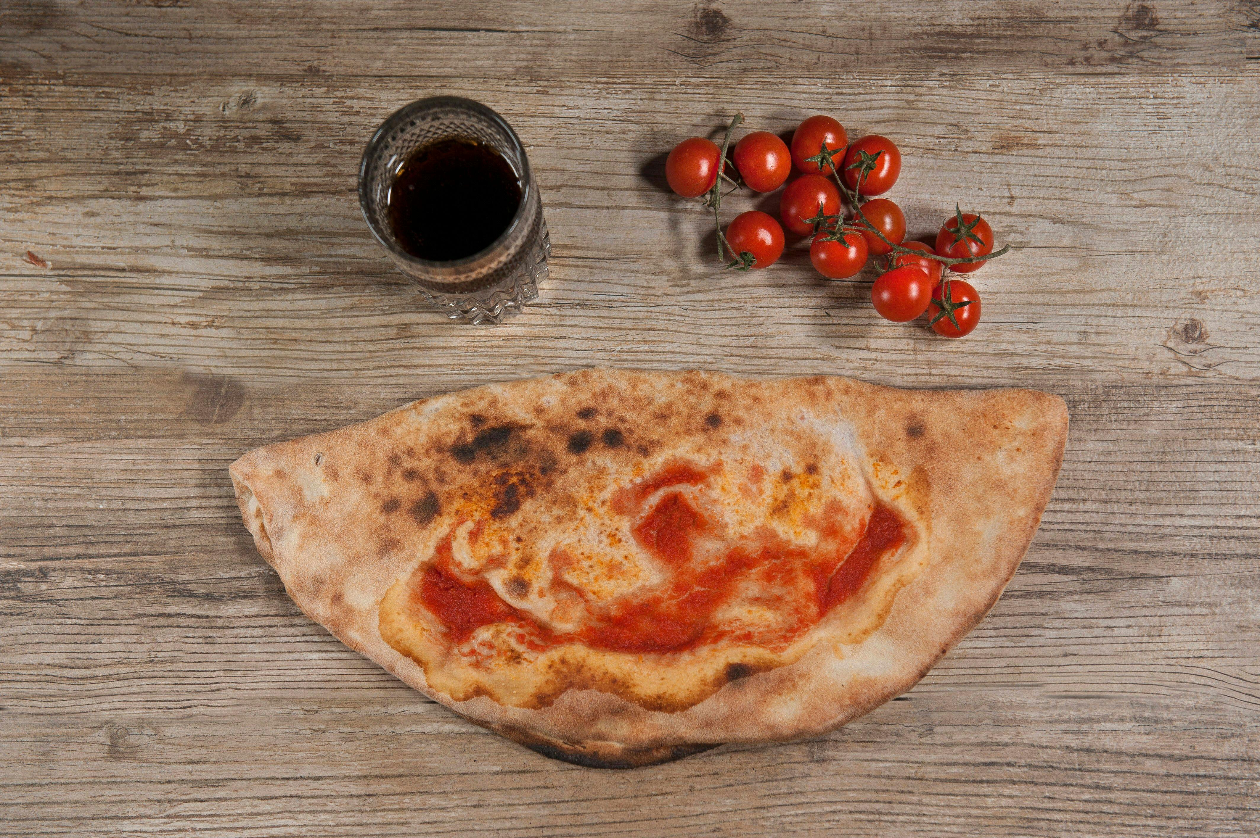 Pizza Calzone – das geniale Rezept für italienische Lebensart! Ganz ... Pizza Calzone – das geniale Rezept für italienische Lebensart! Ganz ...