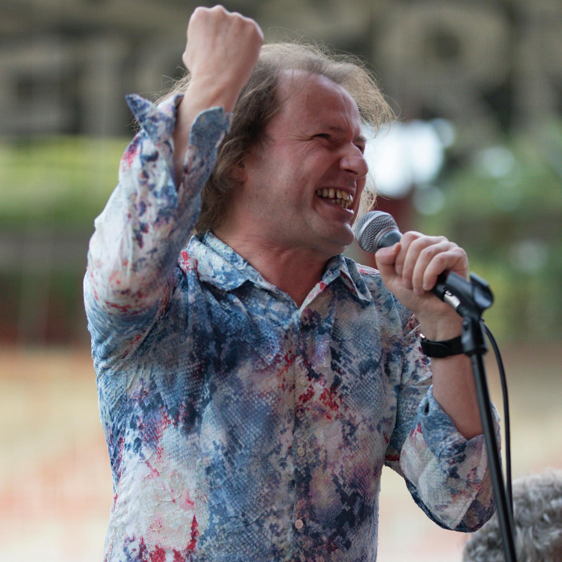 Selbstironie oder bewusste Provokation? Iron Hennings neuer Union-Song „Wir sind eure Hauptstadt, ihr Bauern“ sorgt für Gesprächsstoff bei den Köpenickern