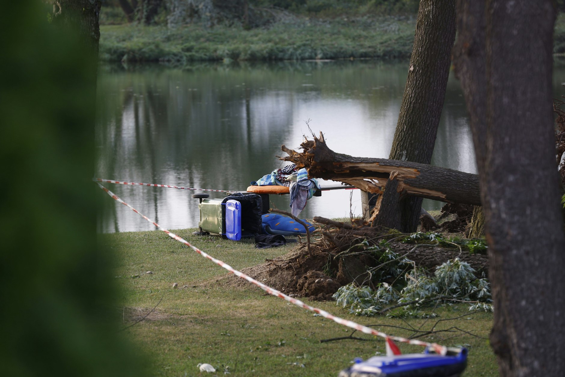 Bei einem schweren Unwetter sind zwei Mädchen am St. Andräer See im Lavanttal von umstürzenden Bäumen erschlagen worden.
