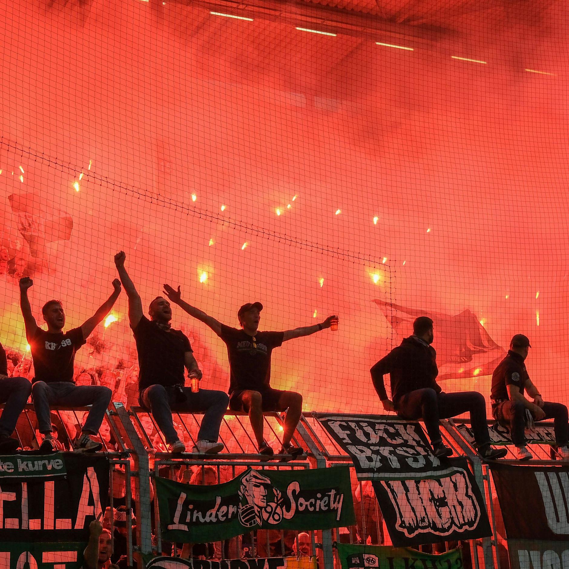 Randale nach dem Spiel zwischen Magdeburg und Hannover