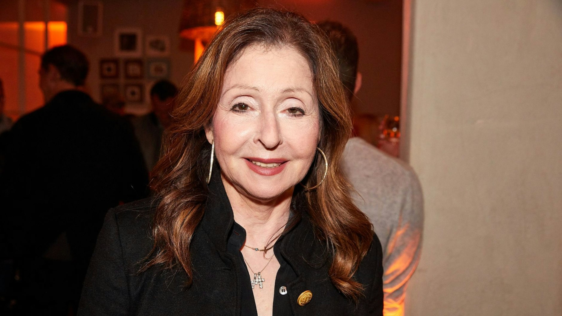 Liebe Vicky Leandros, wie war denn das mit Theo und der Fahrt nach Lodz?