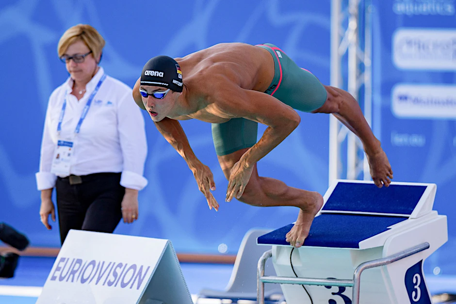 Sieht noch Verbesserungsmöglichkeiten für sich im Startbereich: Brustschwimmer Lucas Matzerath in Aktion.  