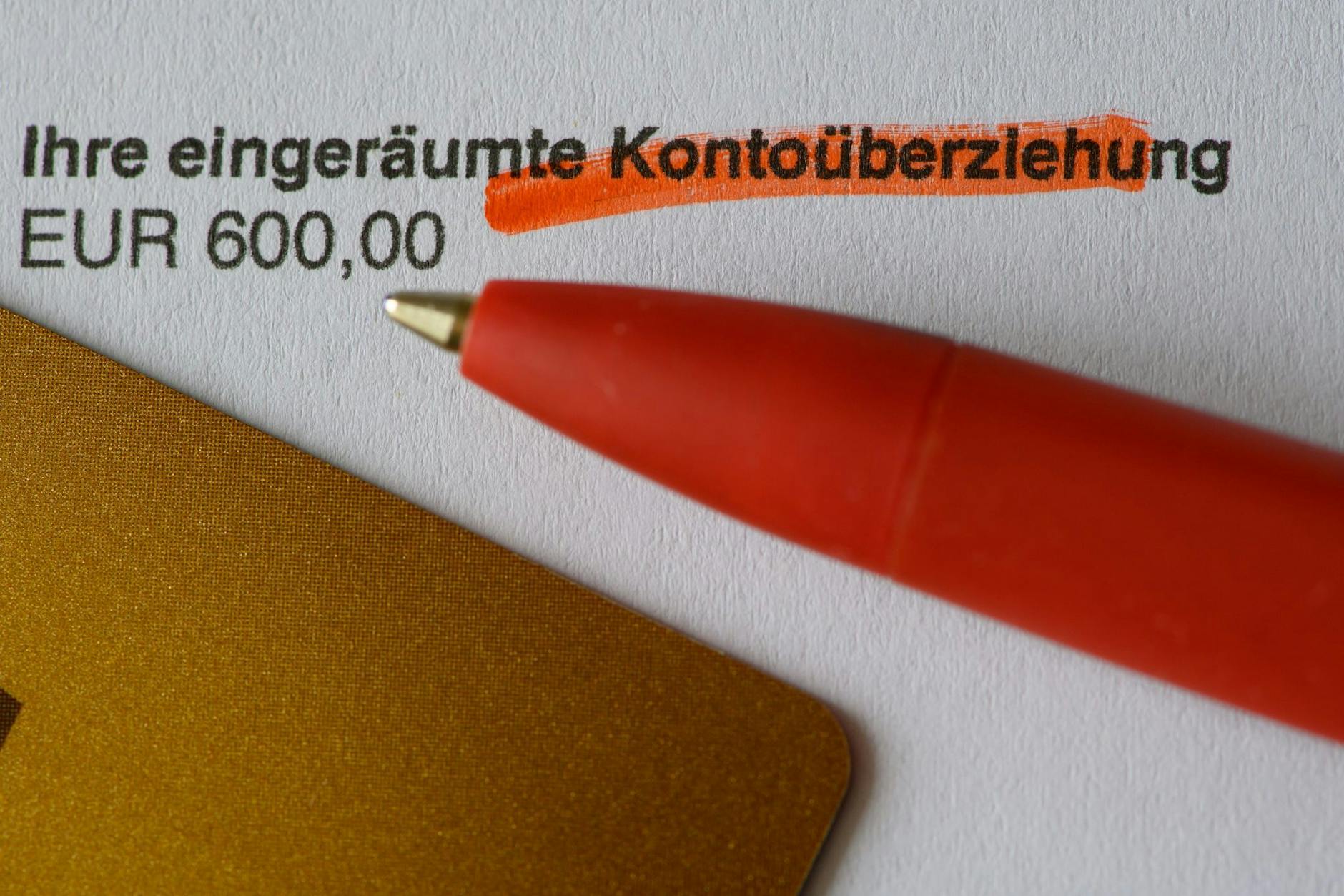 Auf Dauer ist der Dispokredit viel zu teuer, um Schulden zu bezahlen.