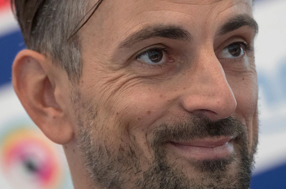 ARCHIV - Der Cheftrainer der Fußballerinnen von Eintracht Frankfurt: Niko Arnautis.  