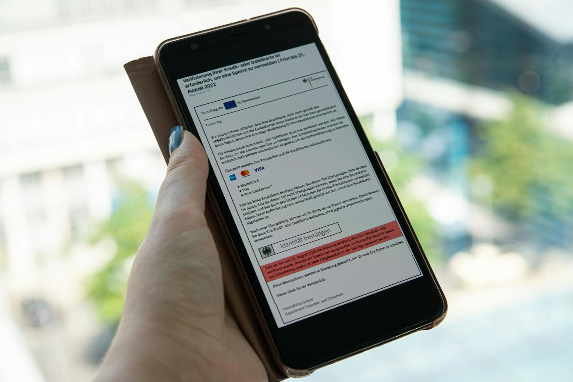 Derzeit sind betrügerische Mails im Namen der Bundesregierung unterwegs.