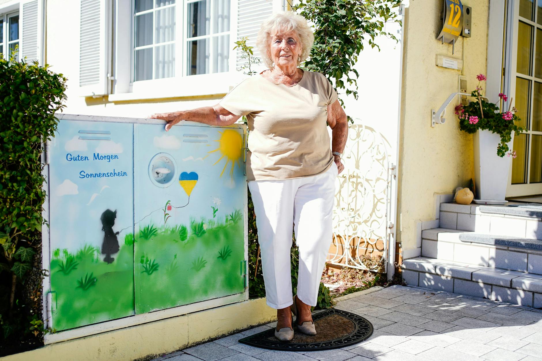 Inge Hess verschönert in ihrer Heimatstadt Leimen Stromkästen mit Graffiti.