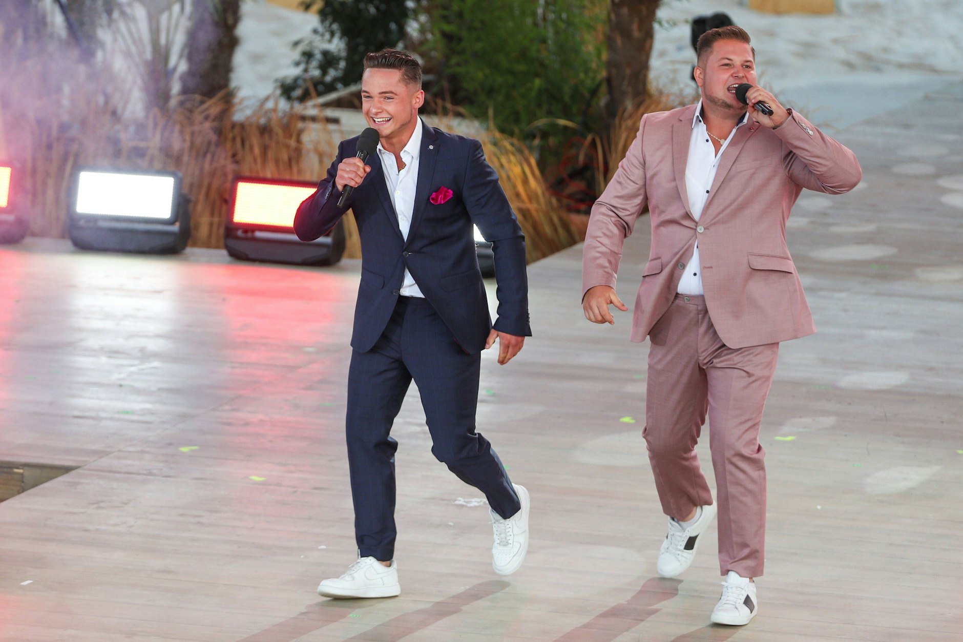 Gianni (l.) und Harry: Die Laffontien Brothers bei der „Schlagerstrandparty“ von Florian Silbereisen.