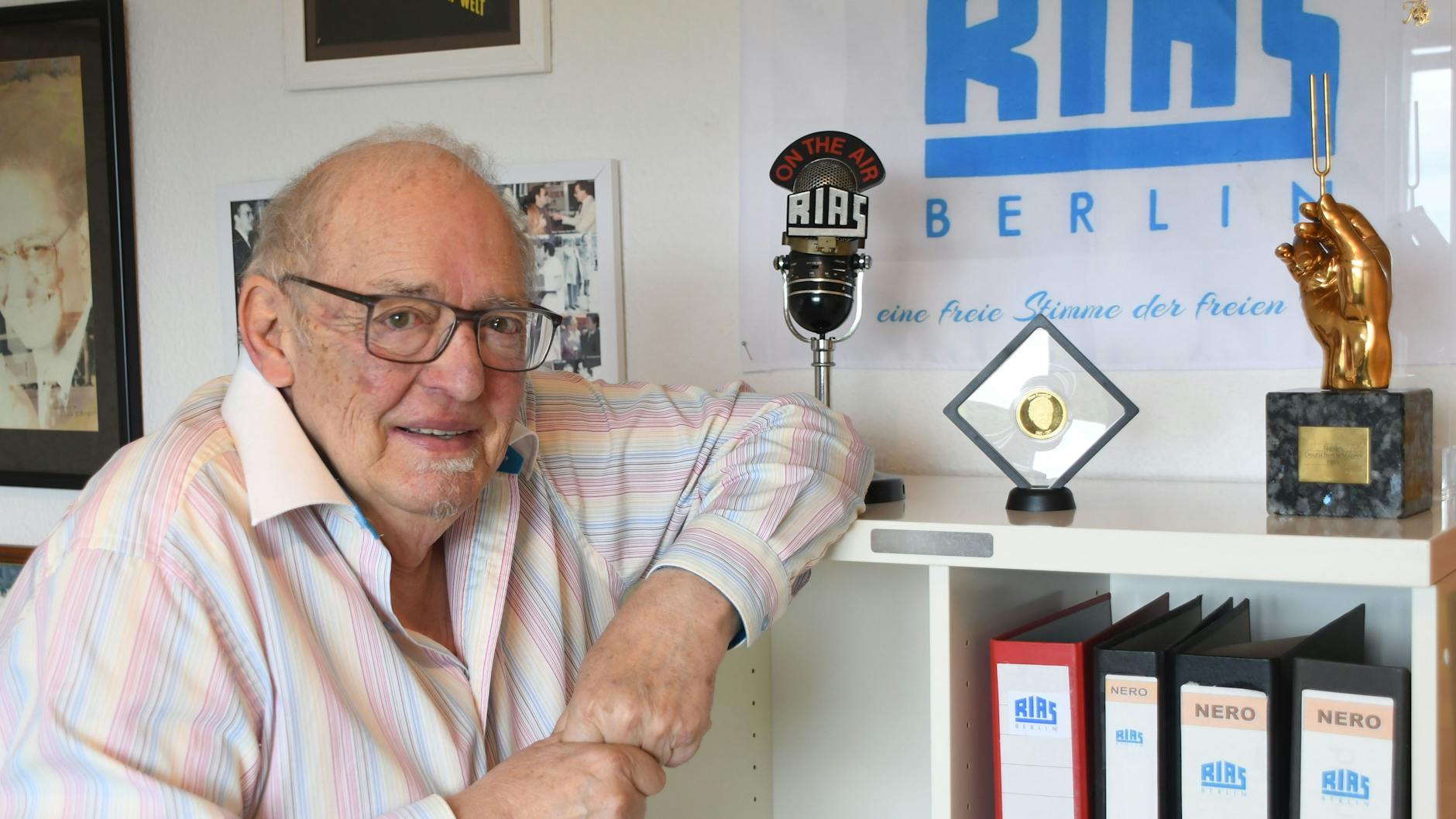 Nero Brandenburg hielt in seinem Arbeitszimmer die Erinnerung an den RIAS wach.