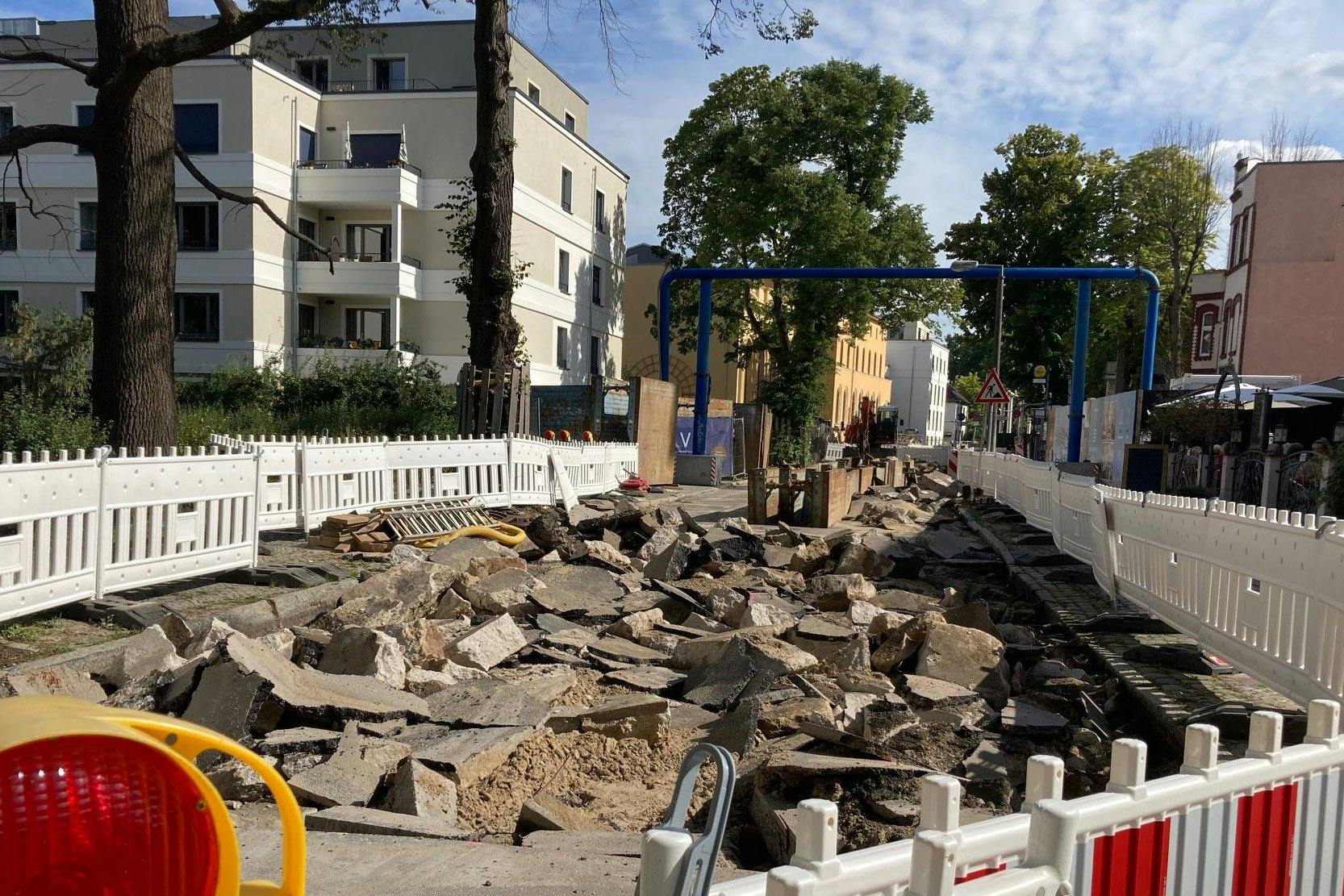 An der Regattastraße in Grünau herrscht seit einigen Wochen Baustellenchaos. Es wird noch Monate so bleiben.
