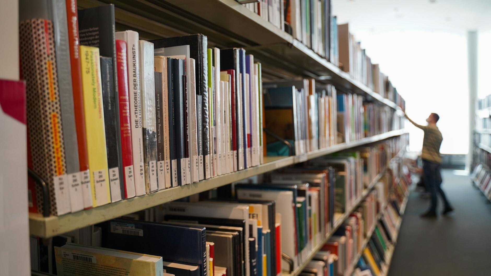 Bibliotheken könnten wegen der Energie-Krise im Winter nur eingeschränkt öffnen.