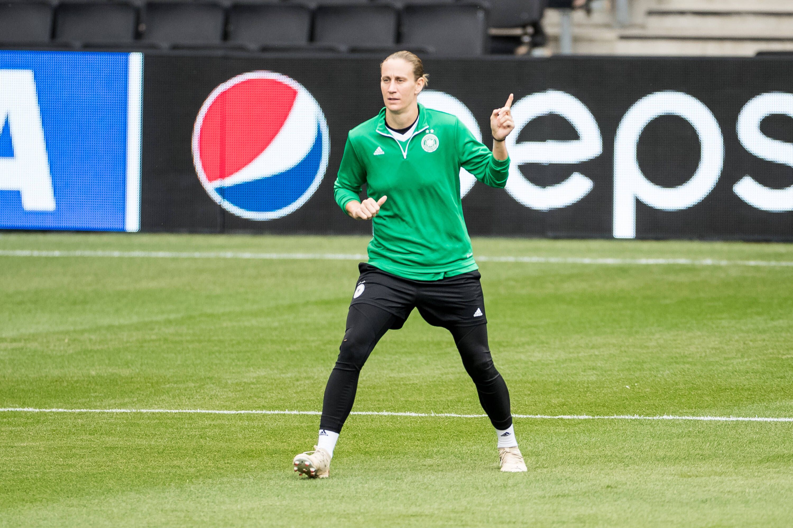 Der Krebs ist zurück: Deutschlands Nationaltorhüterin Ann-Katrin Berger muss wieder kämpfen!