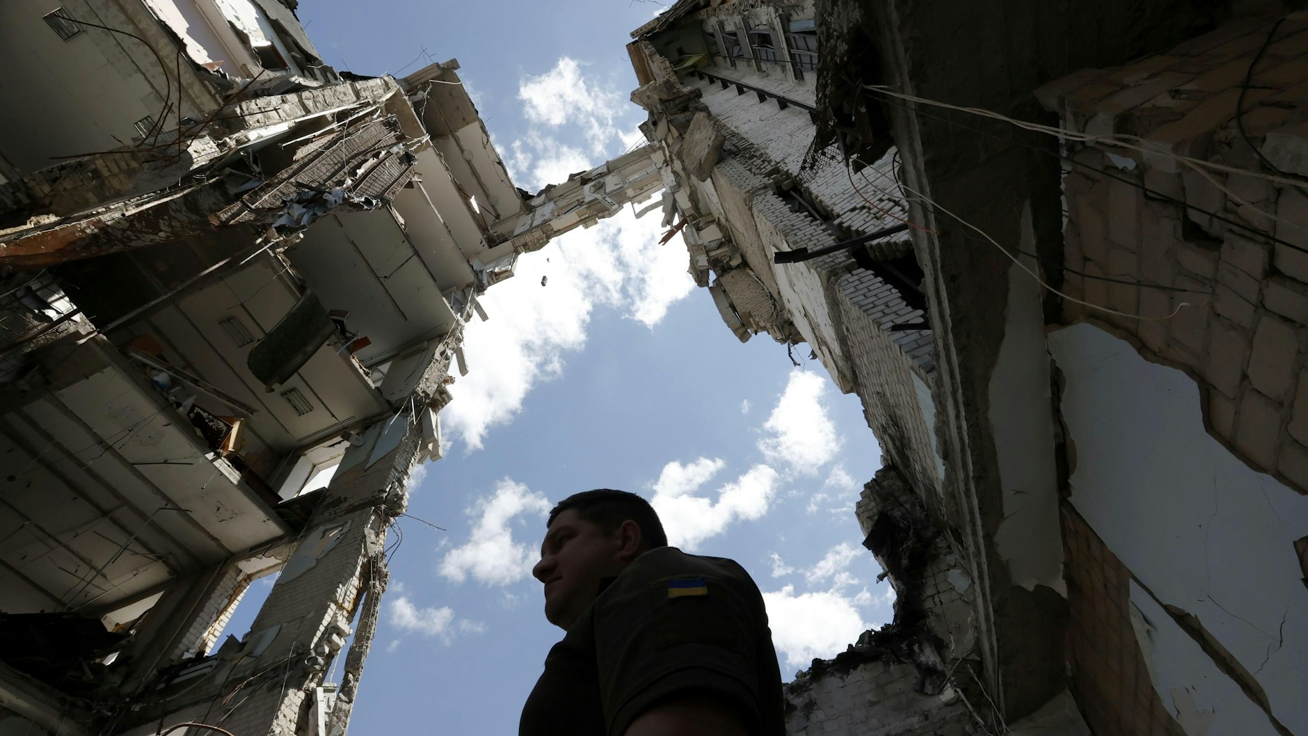 Das zerstörte Gebäude der Regionalregierung in Mykolajiw. In der Stadt war auch Pavel Filatjew im Einsatz.