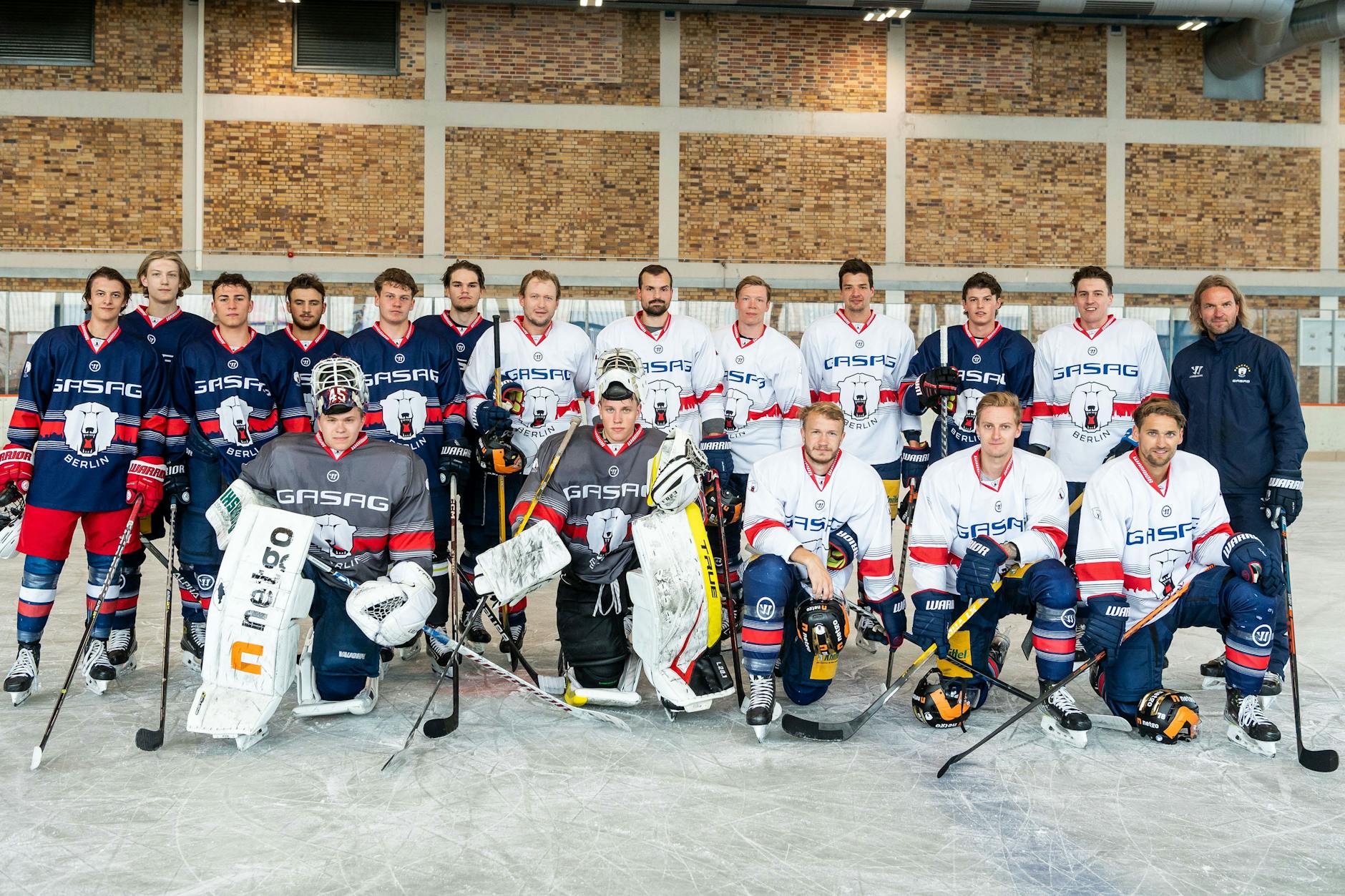Der Königsklassen-Cup lockt! Dieses Team der Eisbären will die neue Saison der Champions League rocken.