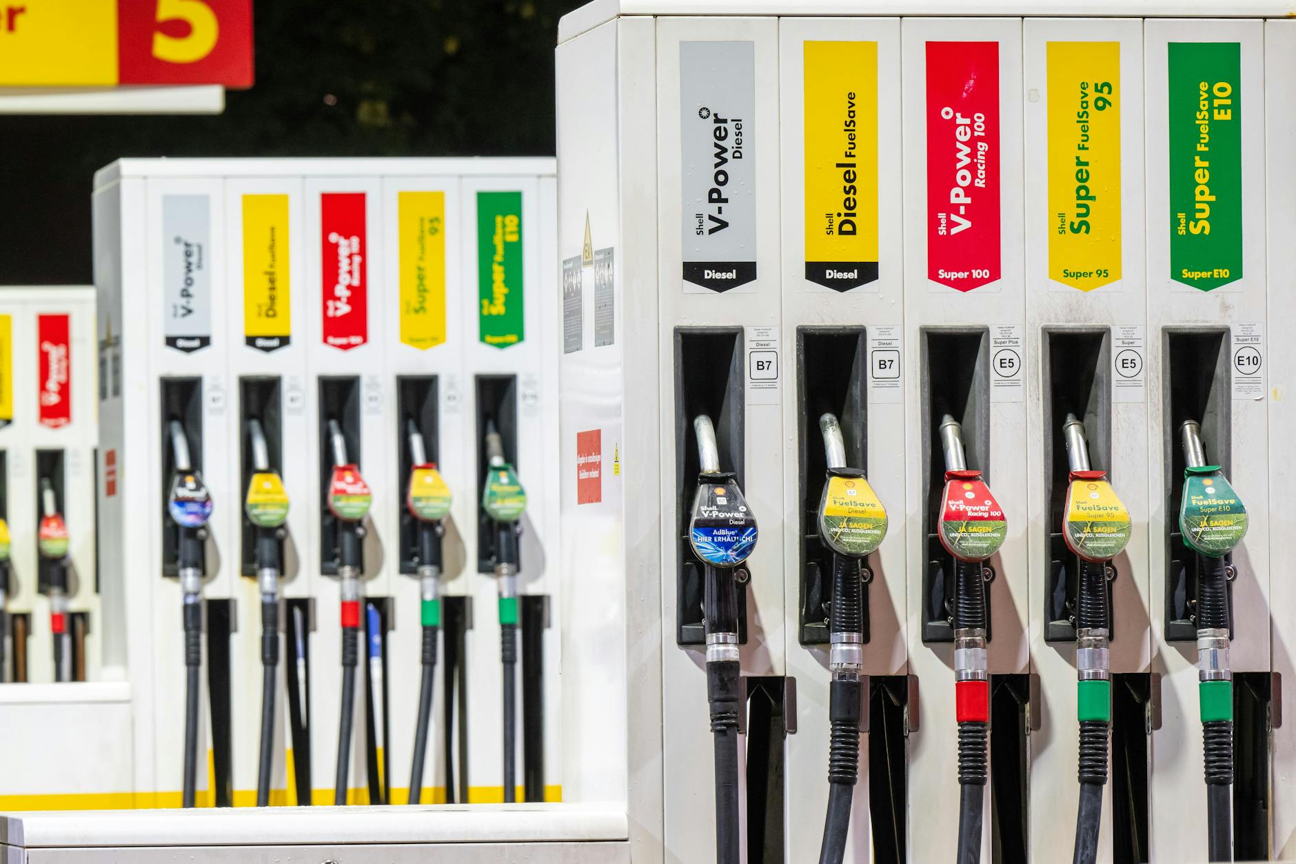 Bereits vor Ende des Tankrabatts steigen die Spritpreise wieder an (Symbolbild).