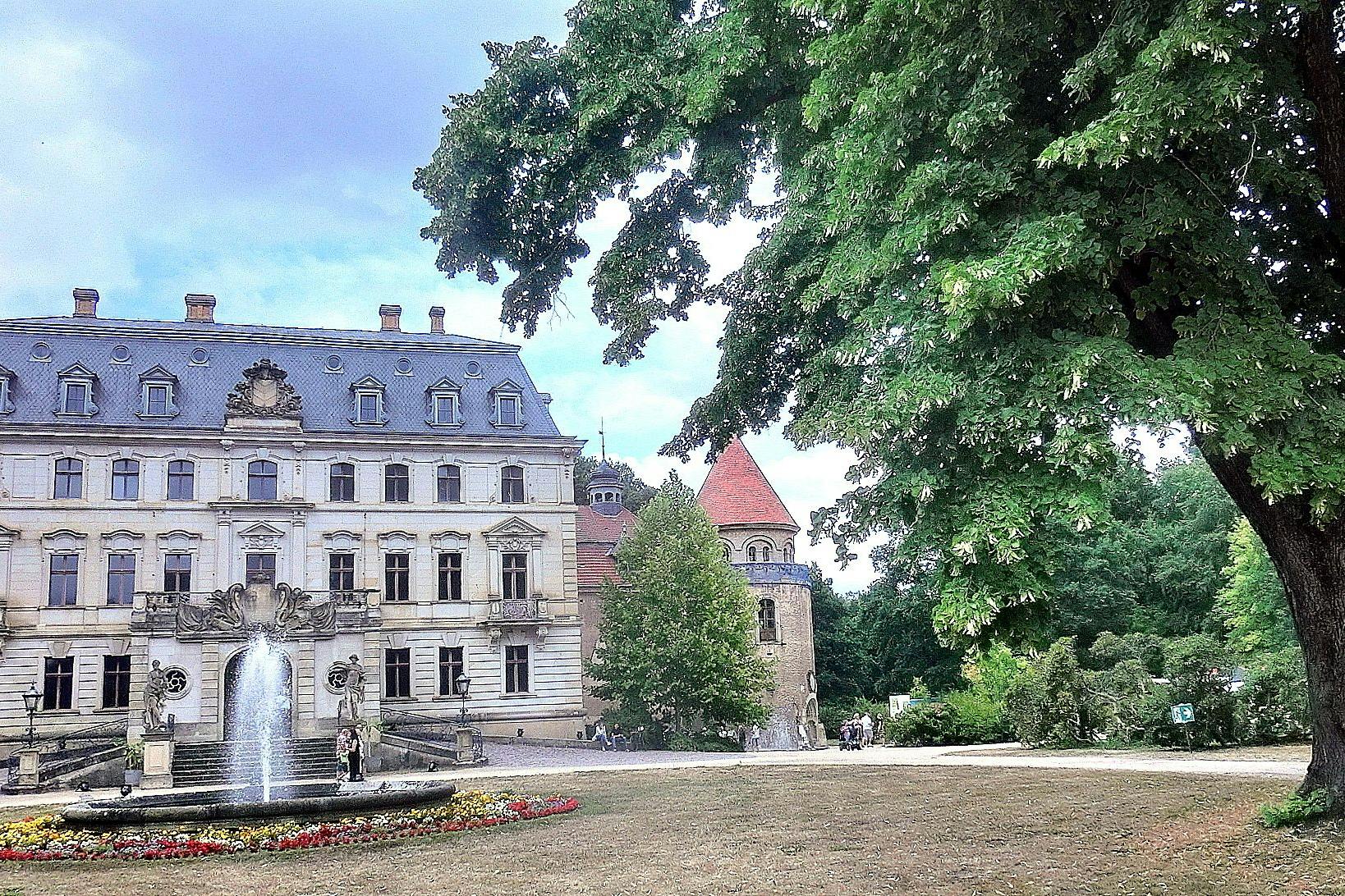Schloss Altdöbern: Hinter der barocken Pracht mit Fontäne verstecken sich noch die Reste eines Renaissance-Baus.
