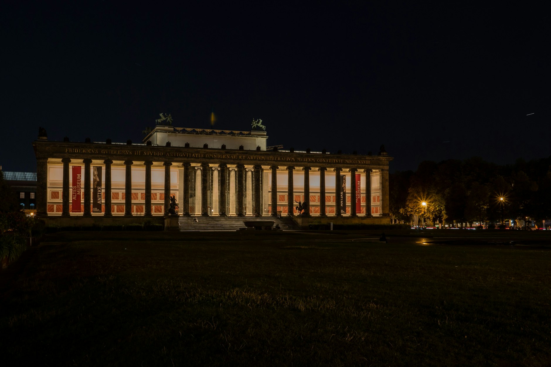 Zappenduster: Der Lustgarten wird nicht mehr erleuchtet. Warum auch?