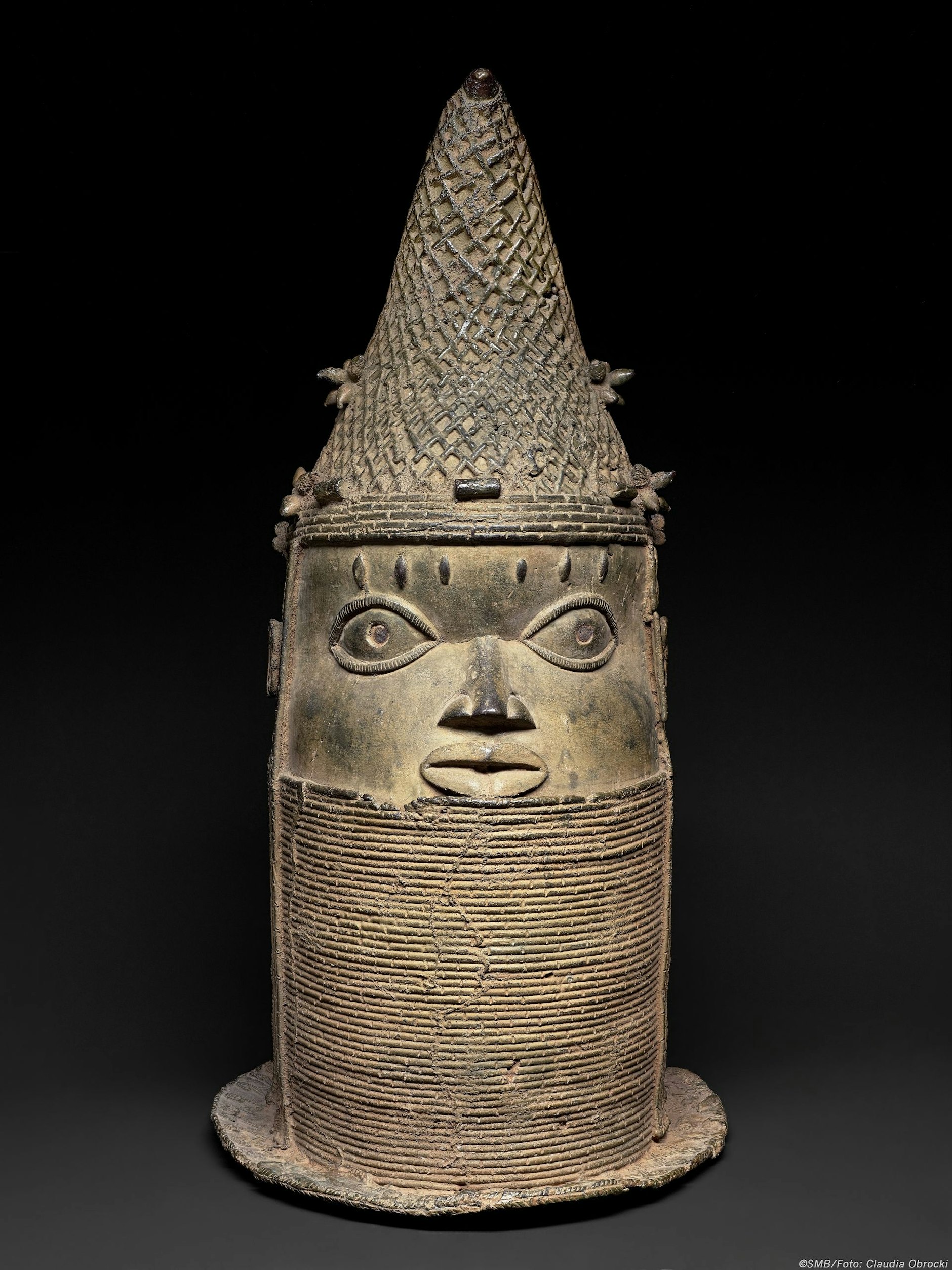 Der  Gedenk-Kopf einer Königinmutter entstand im 18. Jahrhundert, den Besucher bald wieder im Humboldt-Forum sehen können