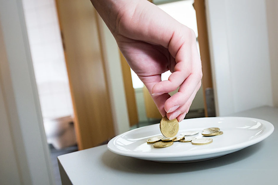In Zeiten von Inflation und Energieknappheit ist bei vielen Menschen Sparsamkeit geboten. 