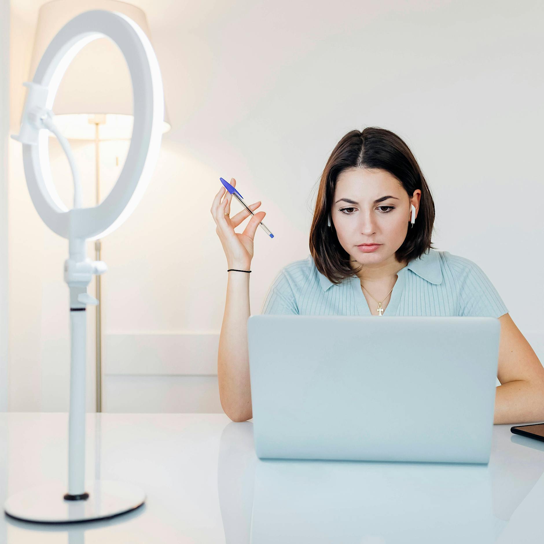 Umfrageergebnis: Berliner Unternehmen zahlen schlechter und bilden weniger aus